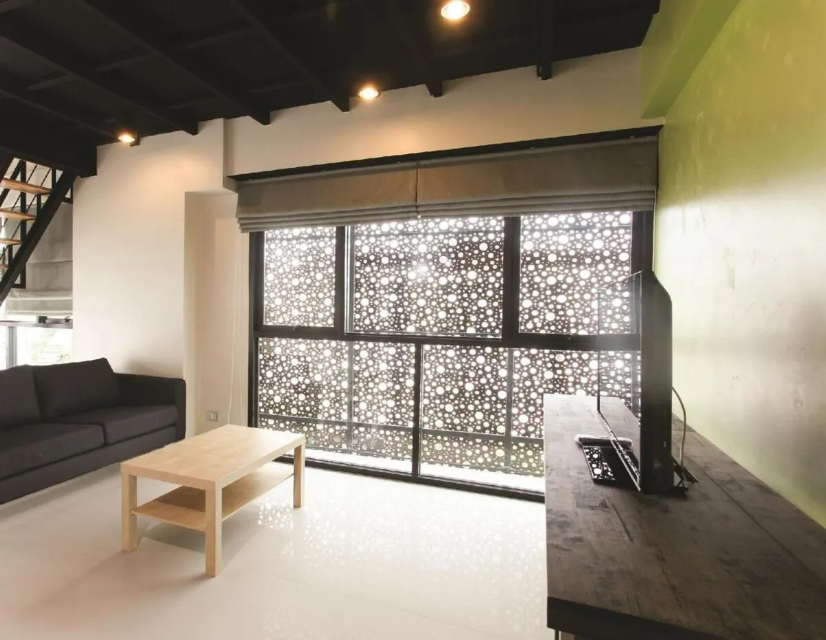 Living room in Varrzon Residence Srinakarin 56