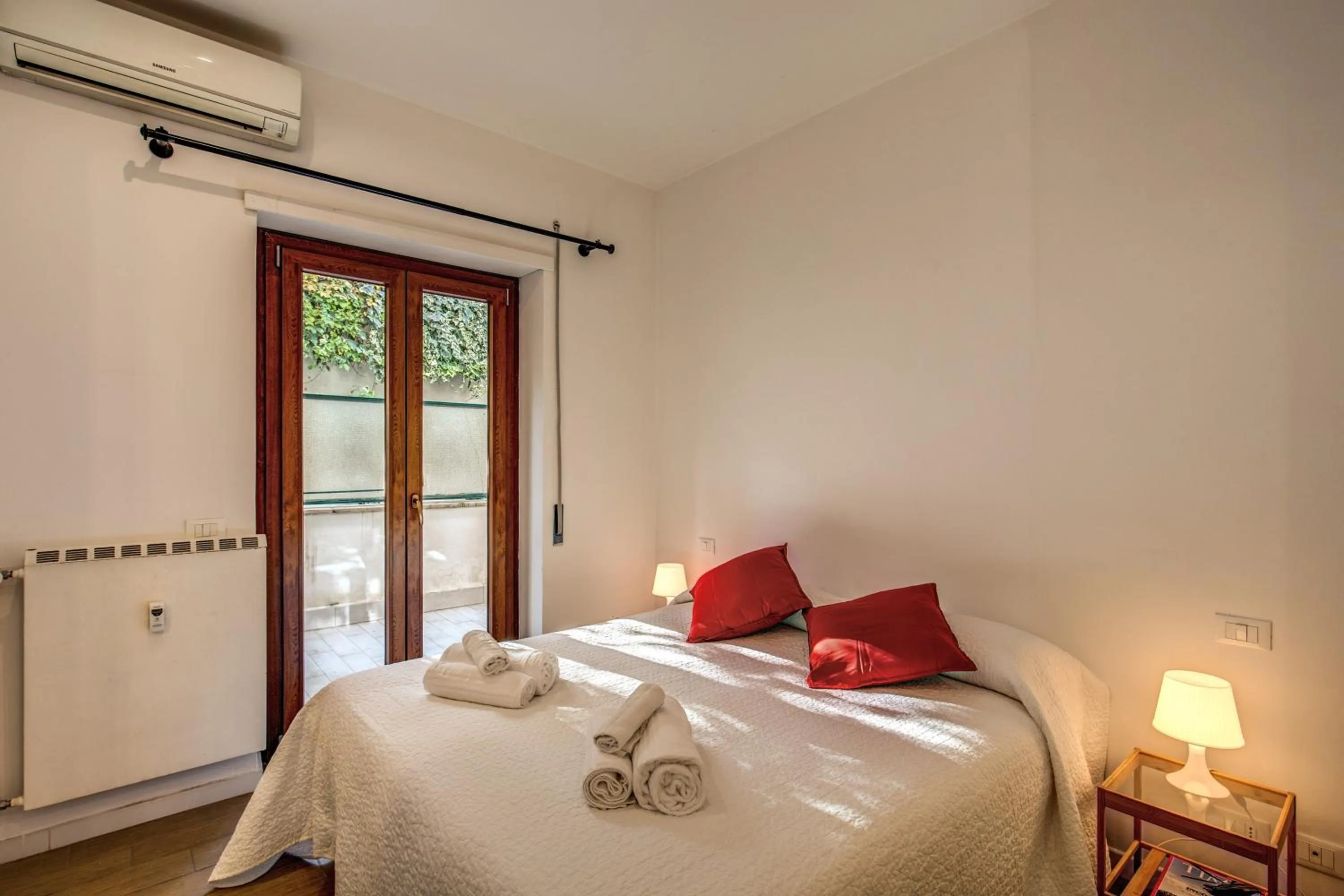 Bed in M&L Apartments - Ardesia Colosseo