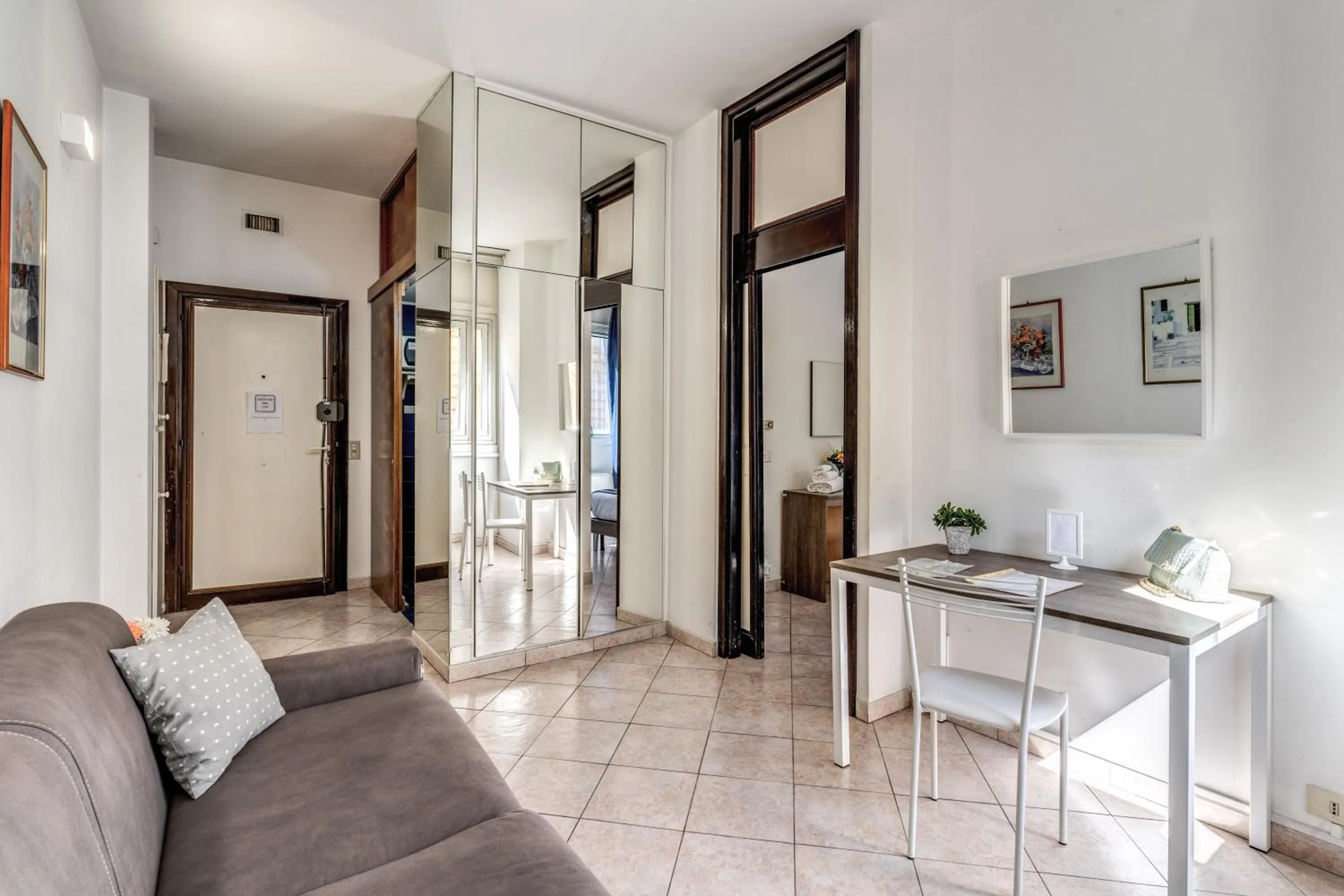 M&L Apartments - Ardesia Colosseo