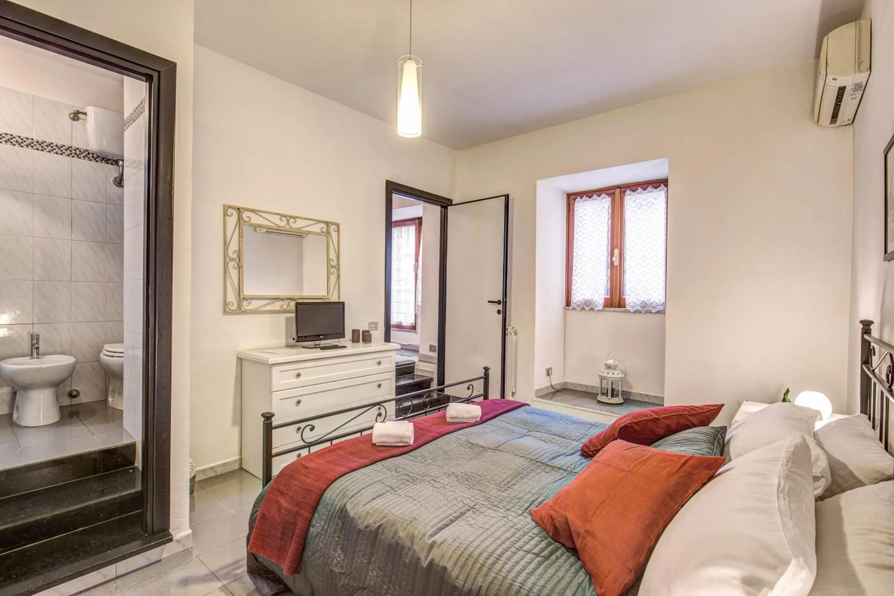 Bed in M&L Apartments - Ardesia Colosseo