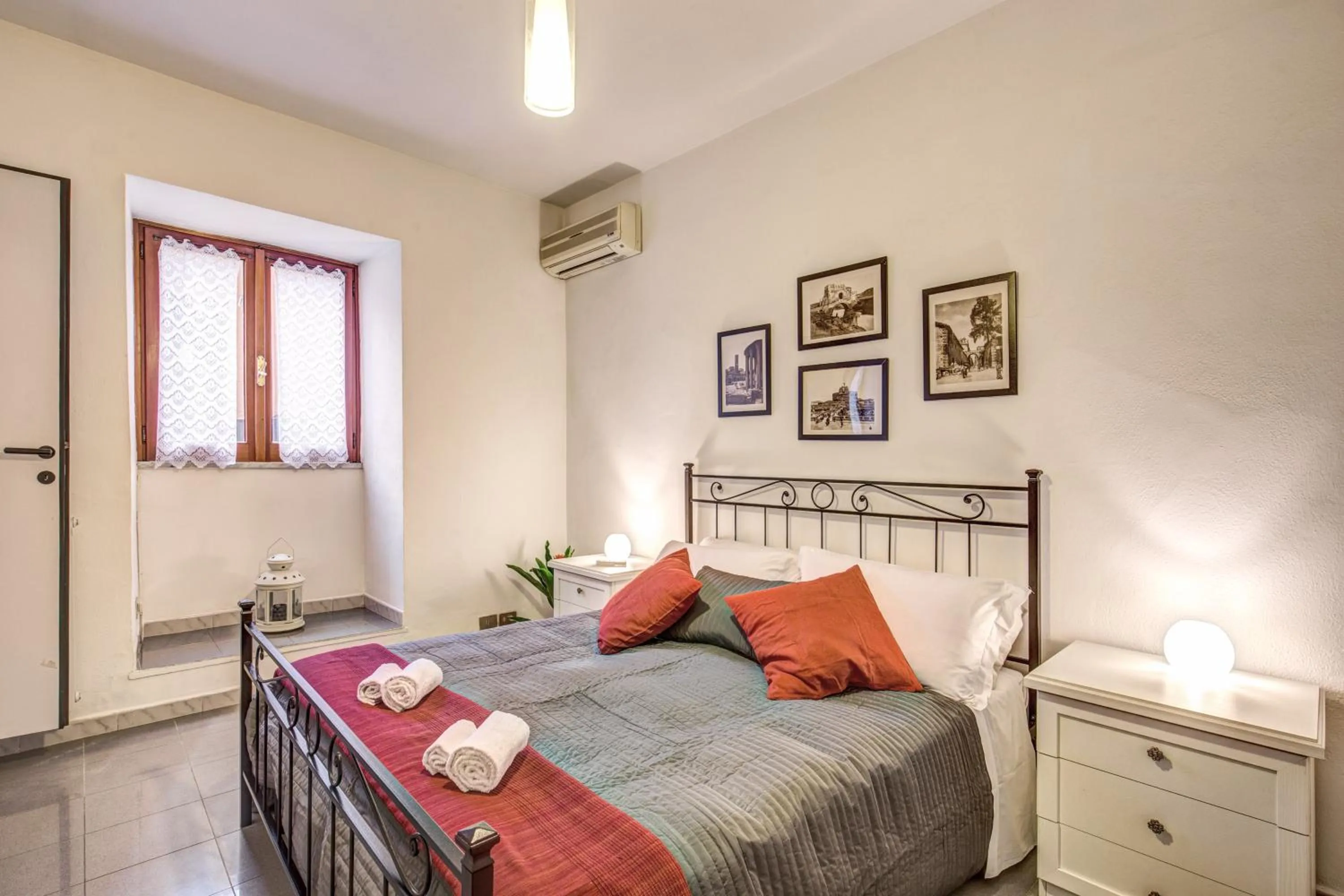 Bed in M&L Apartments - Ardesia Colosseo