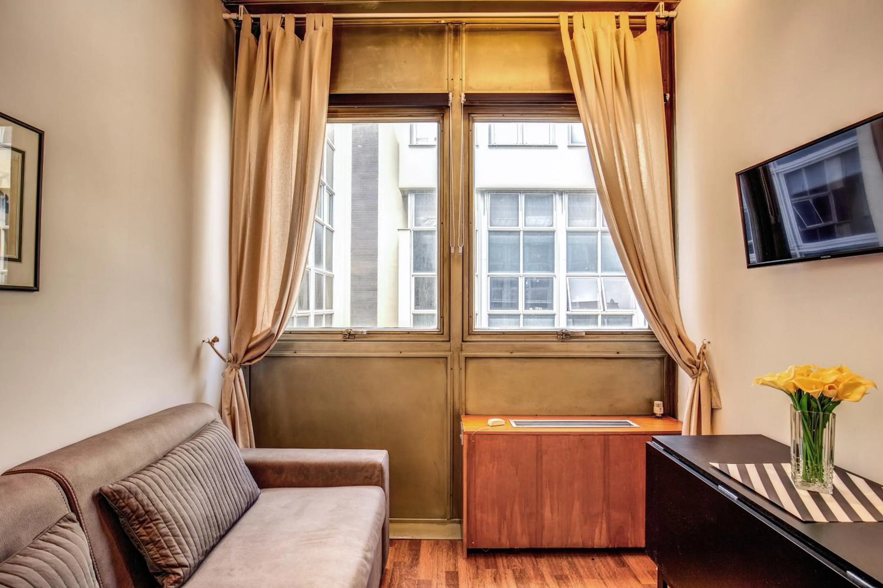 M&L Apartments - Ardesia Colosseo