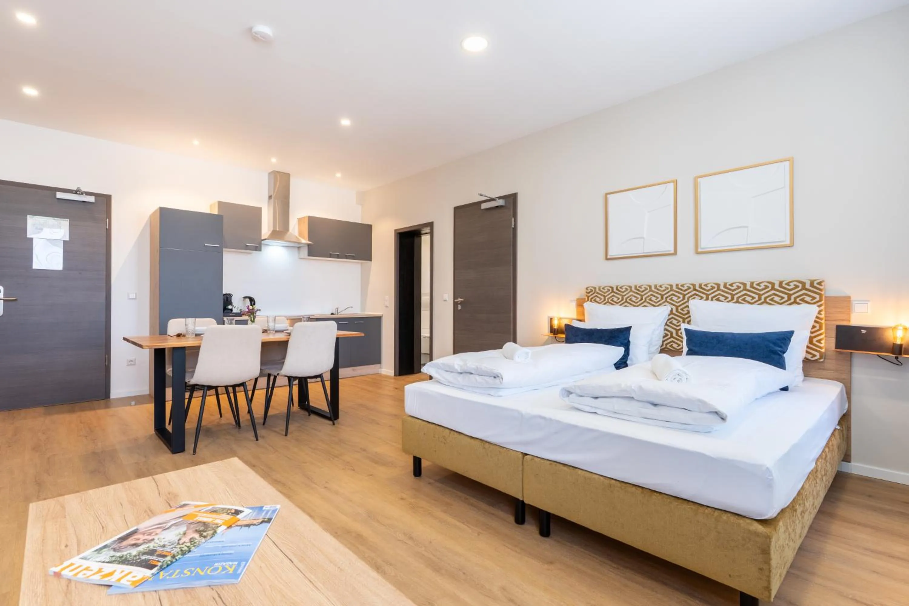 Bed in Chérisy Hotel Konstanz - Self Check-in Only