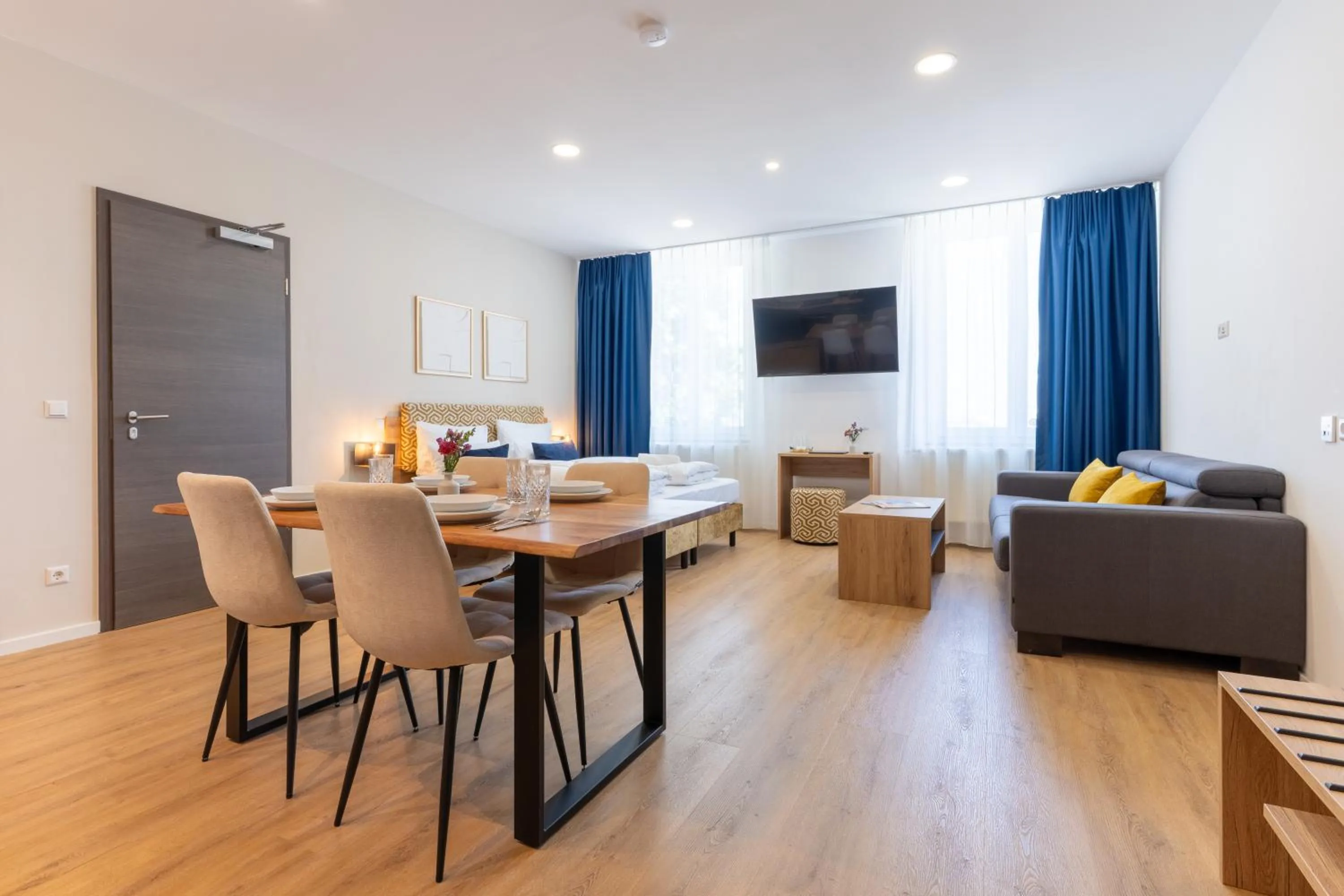 Bed in Chérisy Hotel Konstanz - Self Check-in Only