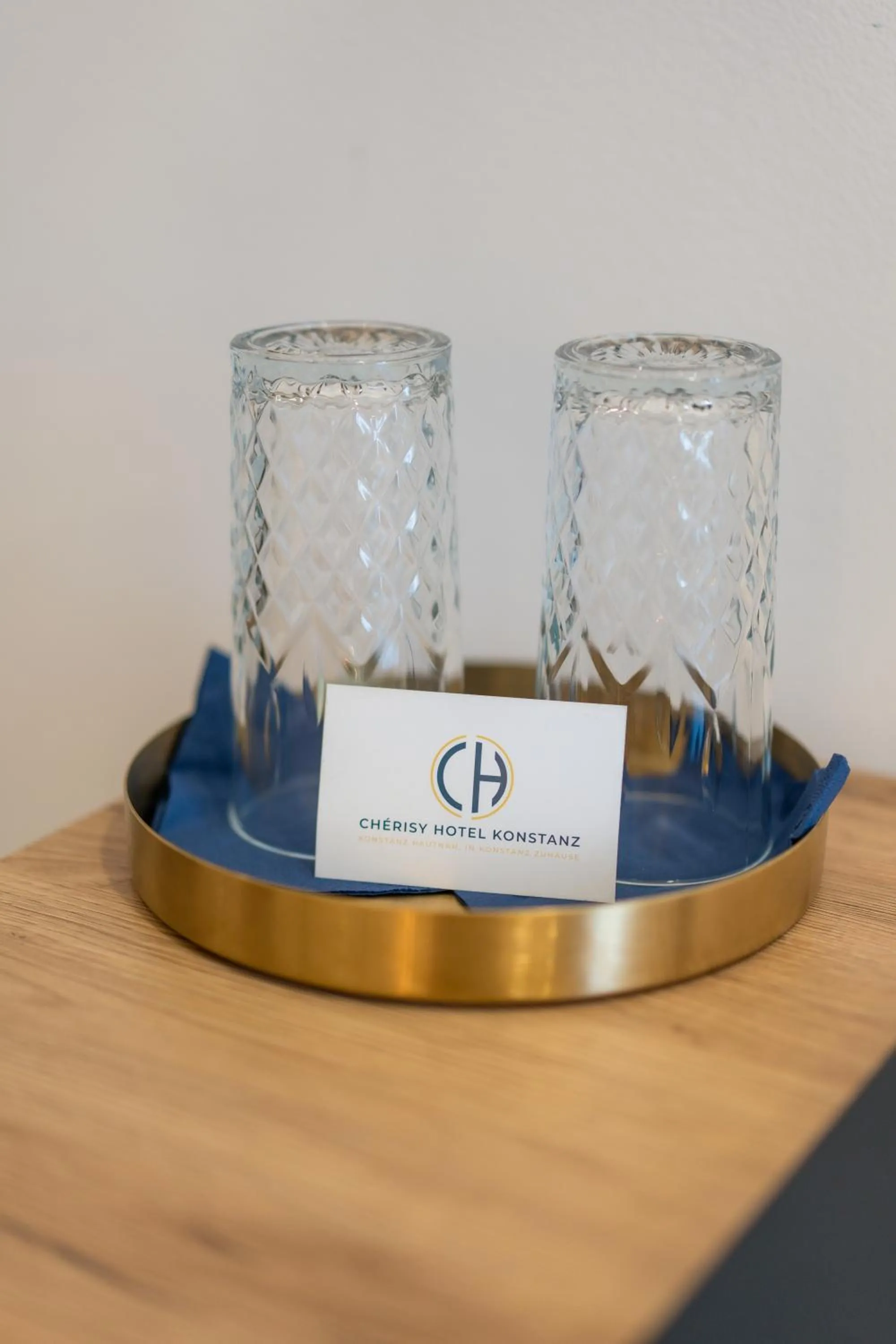 Text overlay in Chérisy Hotel Konstanz - Self Check-in Only