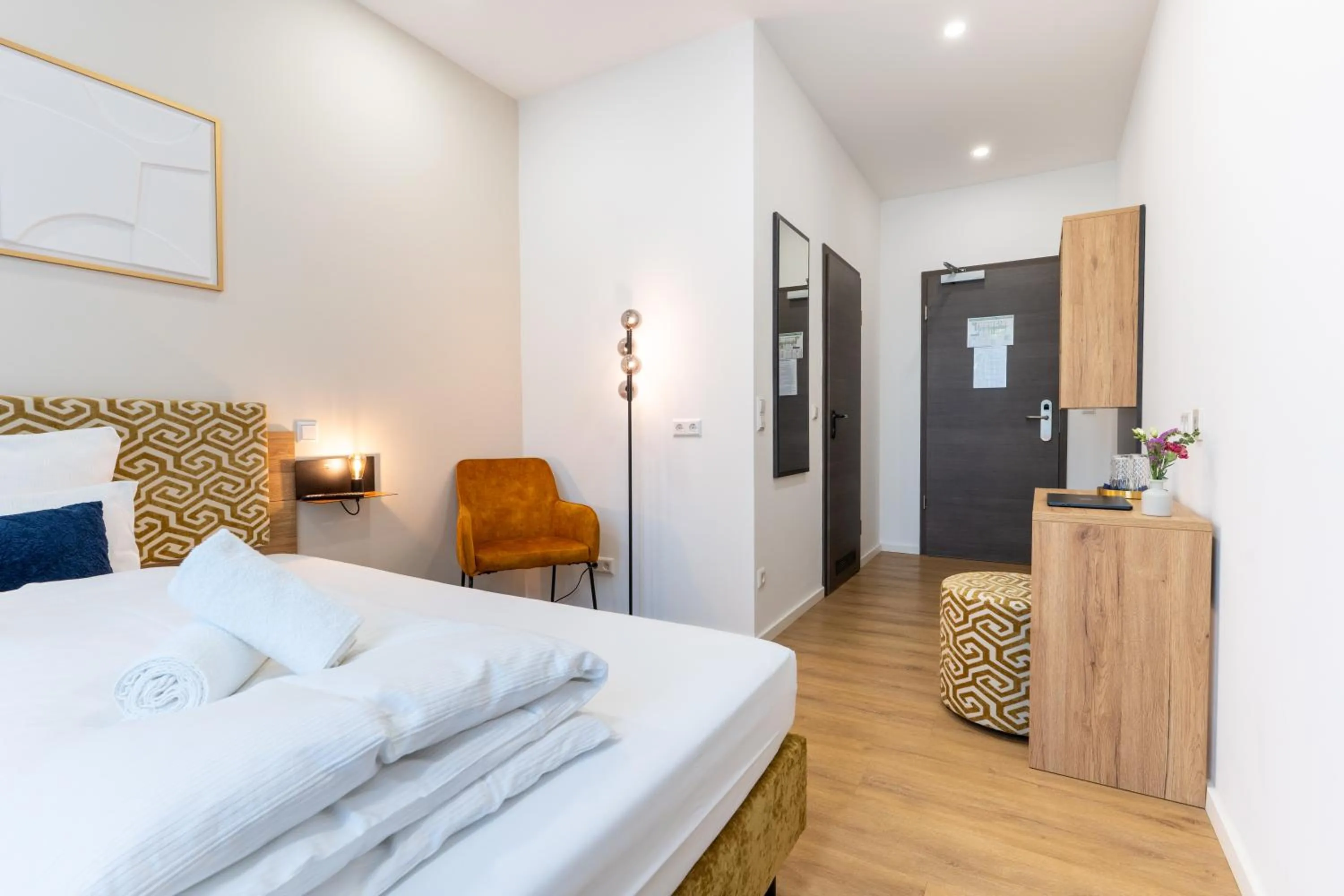 Bedroom, Bed in Chérisy Hotel Konstanz - Self Check-in Only