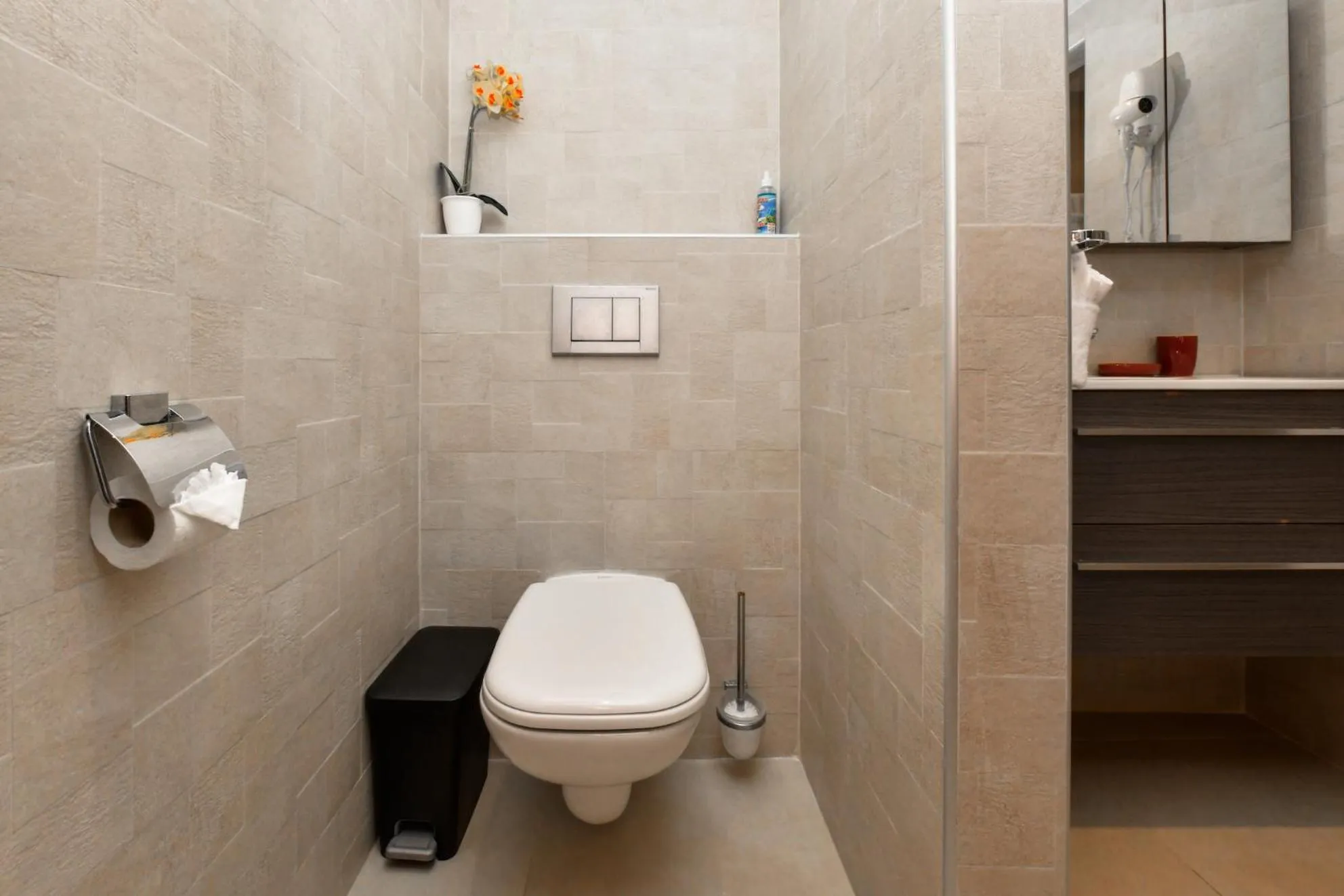 Toilet in Boutique Hotel Swiss Paradise Aruba Villas and Suites