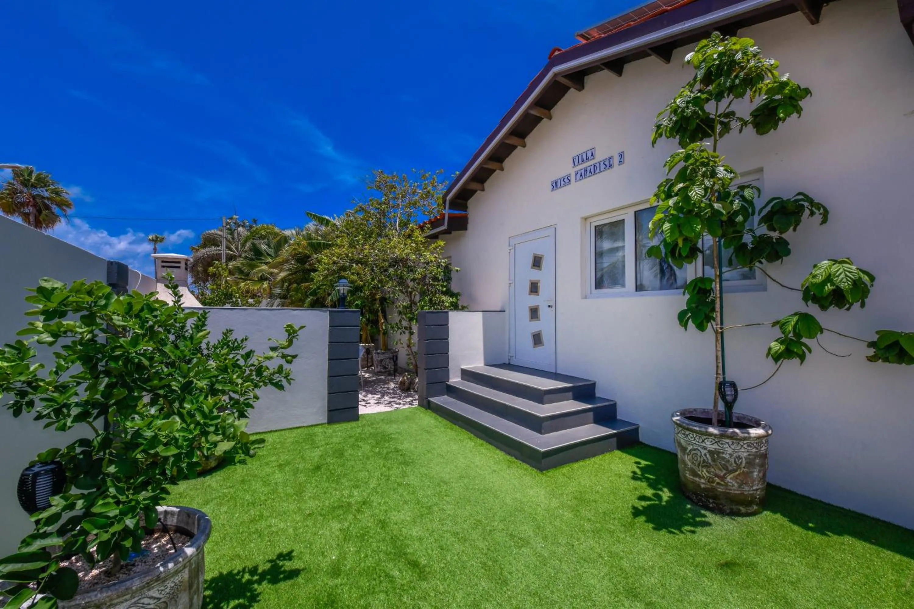 Facade/entrance in Boutique Hotel Swiss Paradise Aruba Villas and Suites