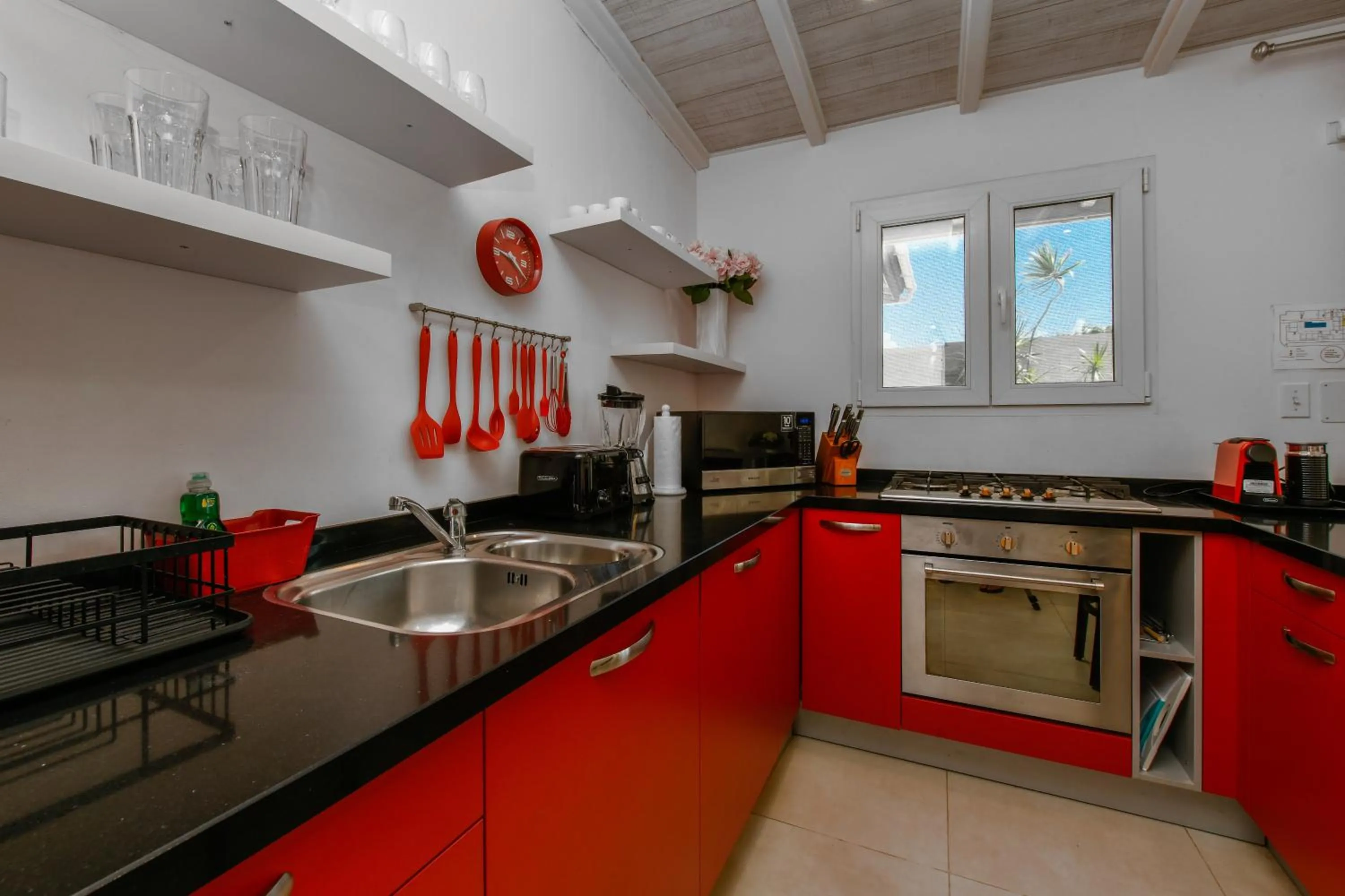 Coffee/tea facilities in Boutique Hotel Swiss Paradise Aruba Villas and Suites