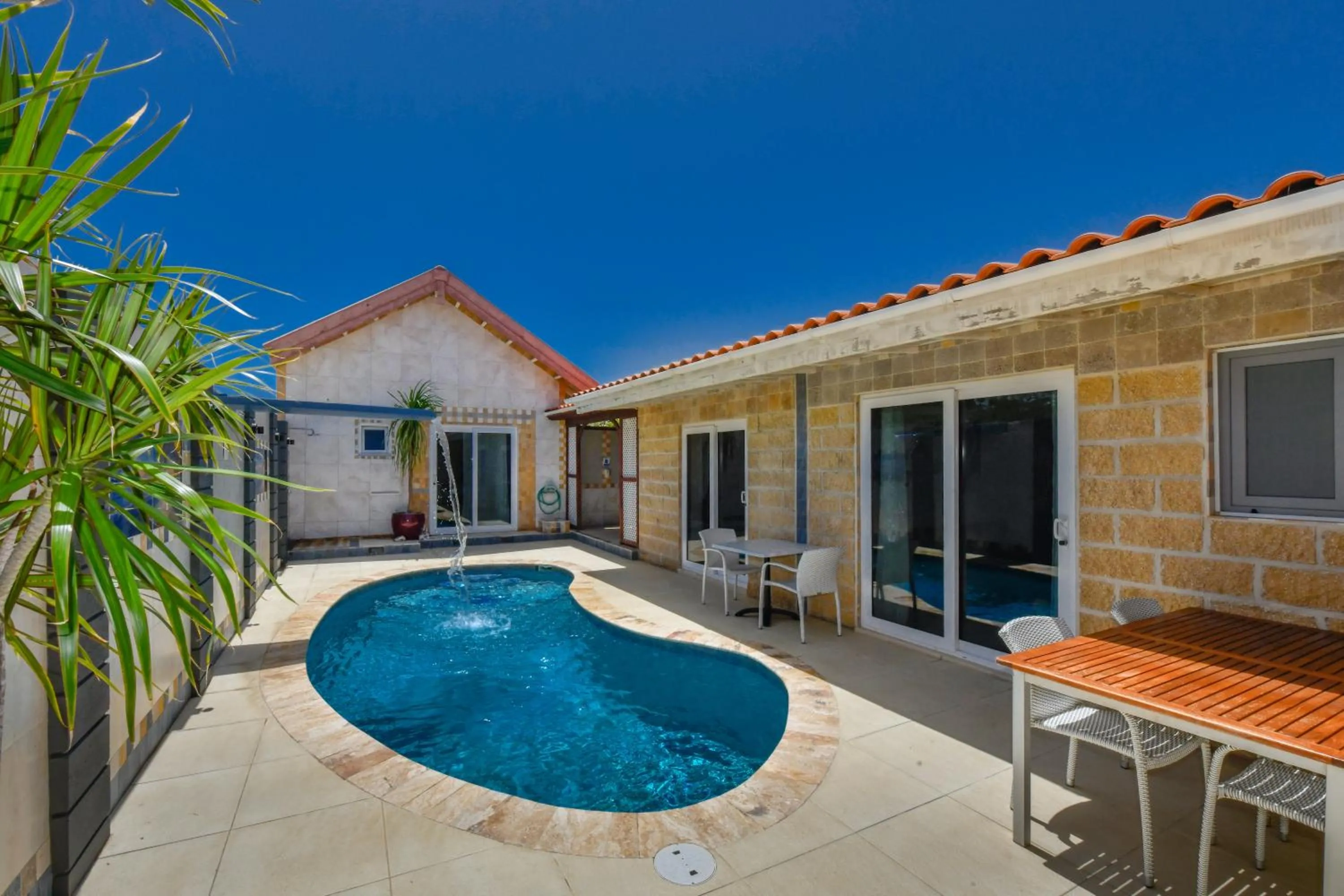 Property building in Boutique Hotel Swiss Paradise Aruba Villas and Suites