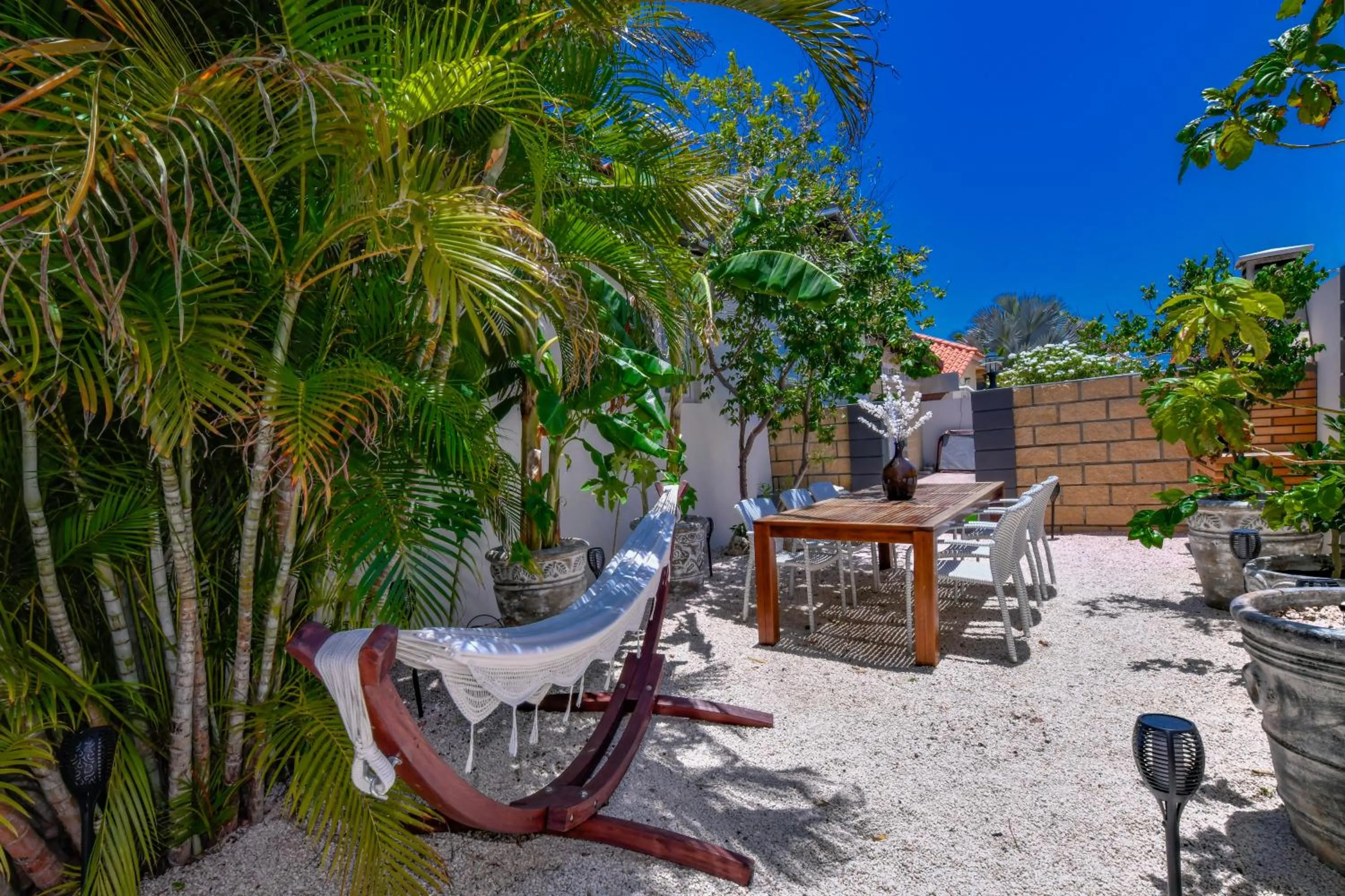 Garden in Boutique Hotel Swiss Paradise Aruba Villas and Suites