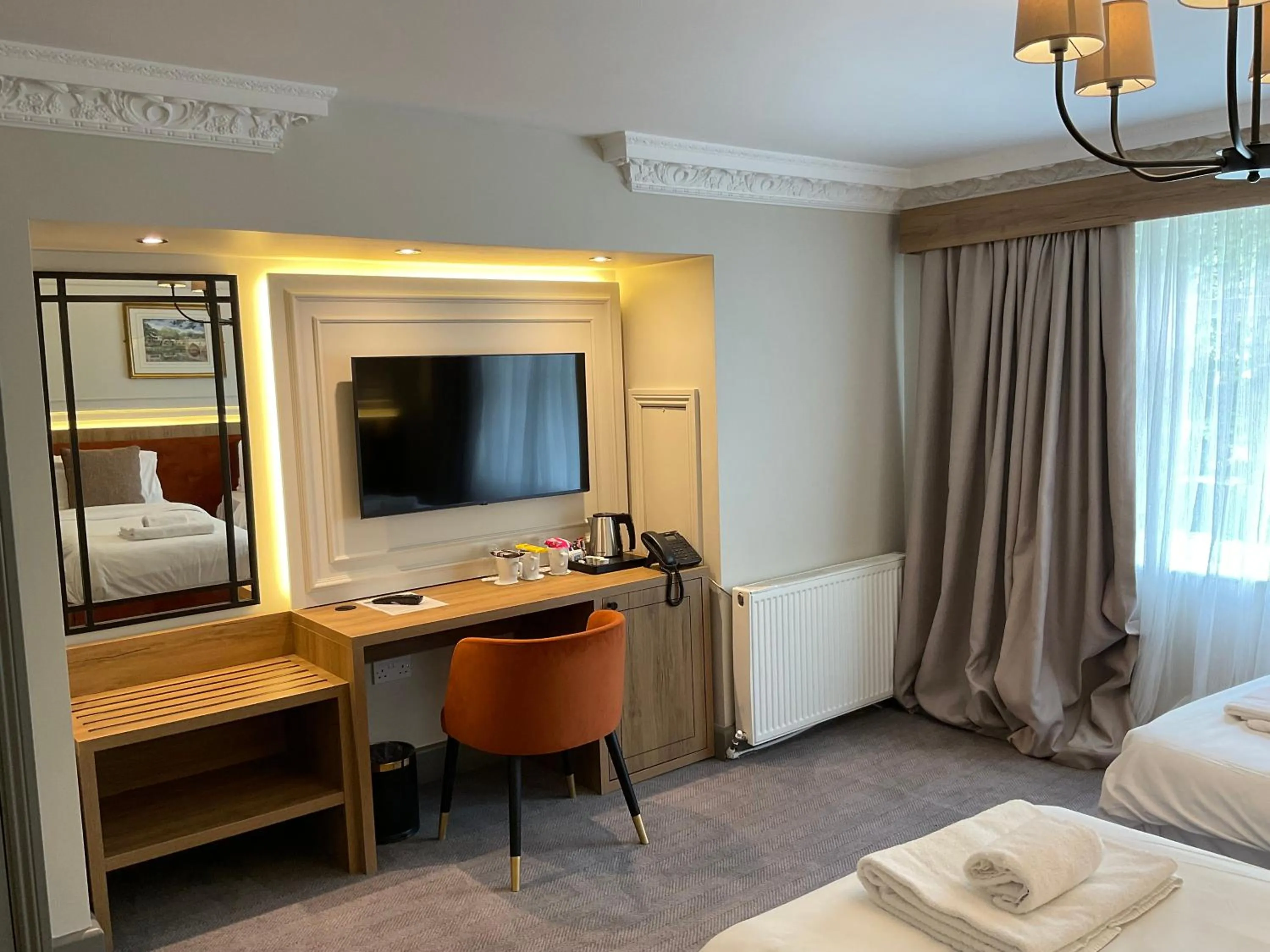 TV and multimedia, Bed in Old Mill Hotel & Lodge