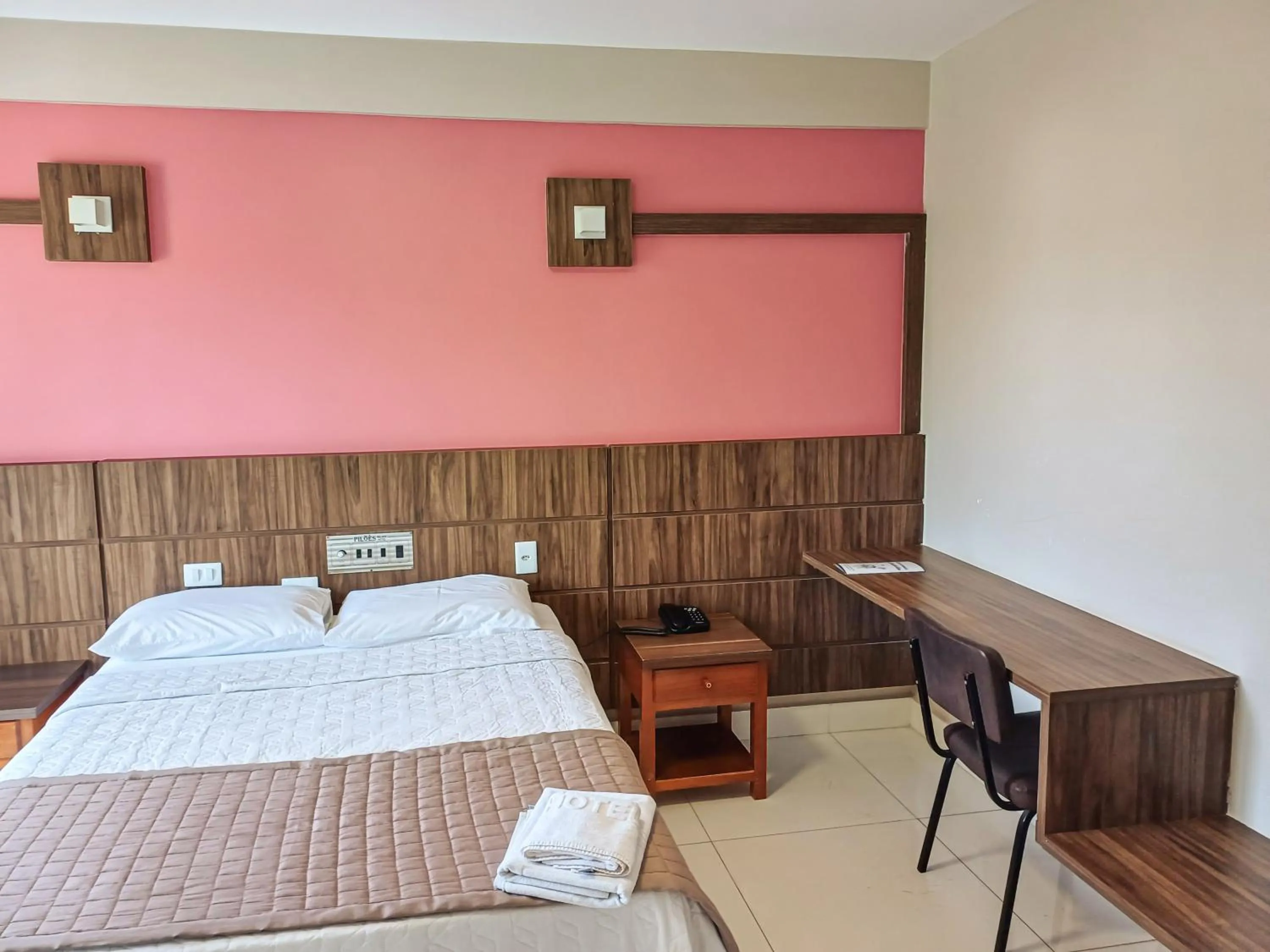 Bed in Piloes Palace Hotel