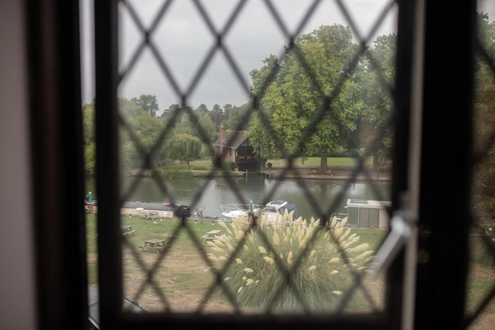 Shillingford Bridge Hotel