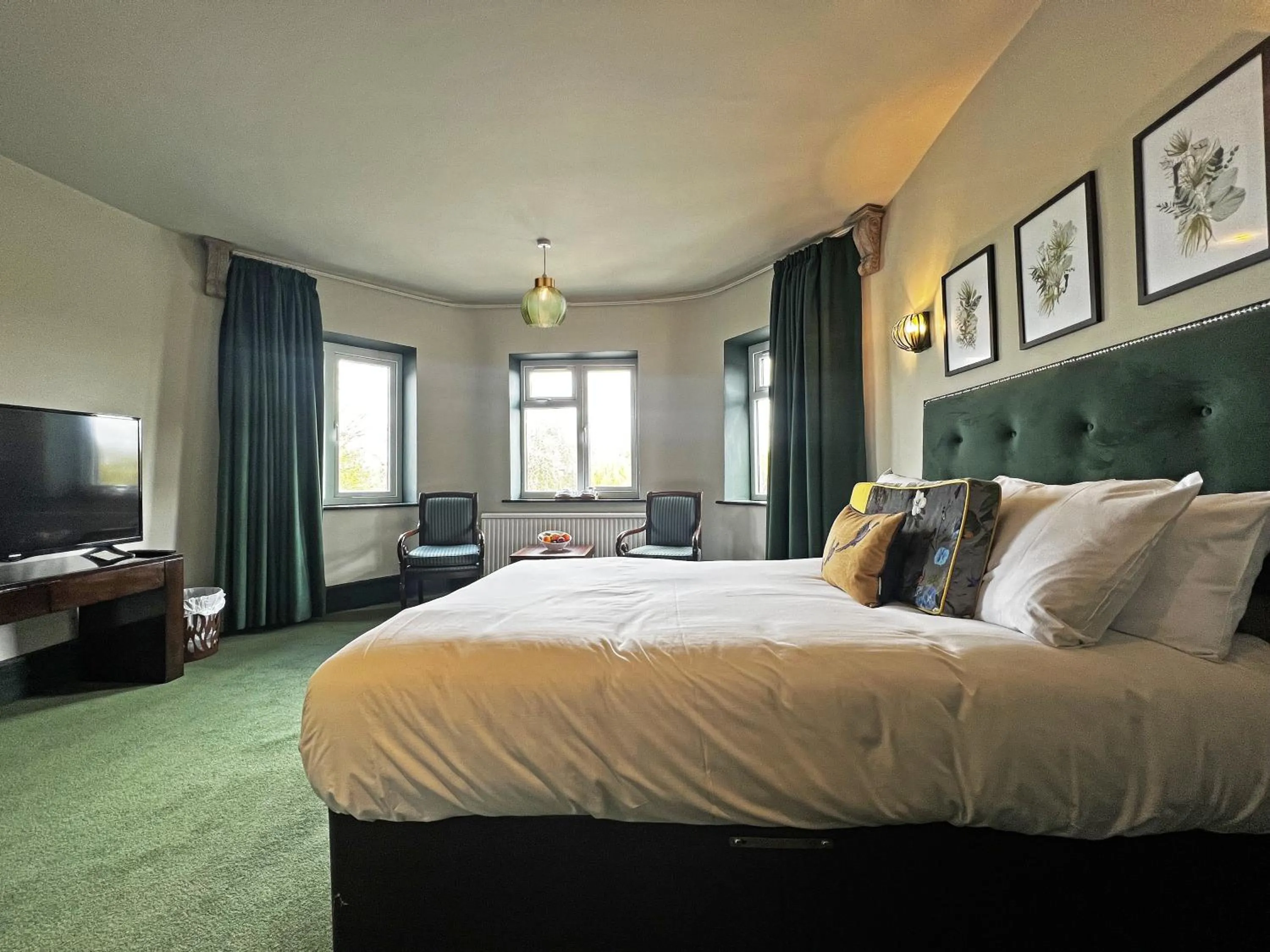 Bed in Shillingford Bridge Hotel
