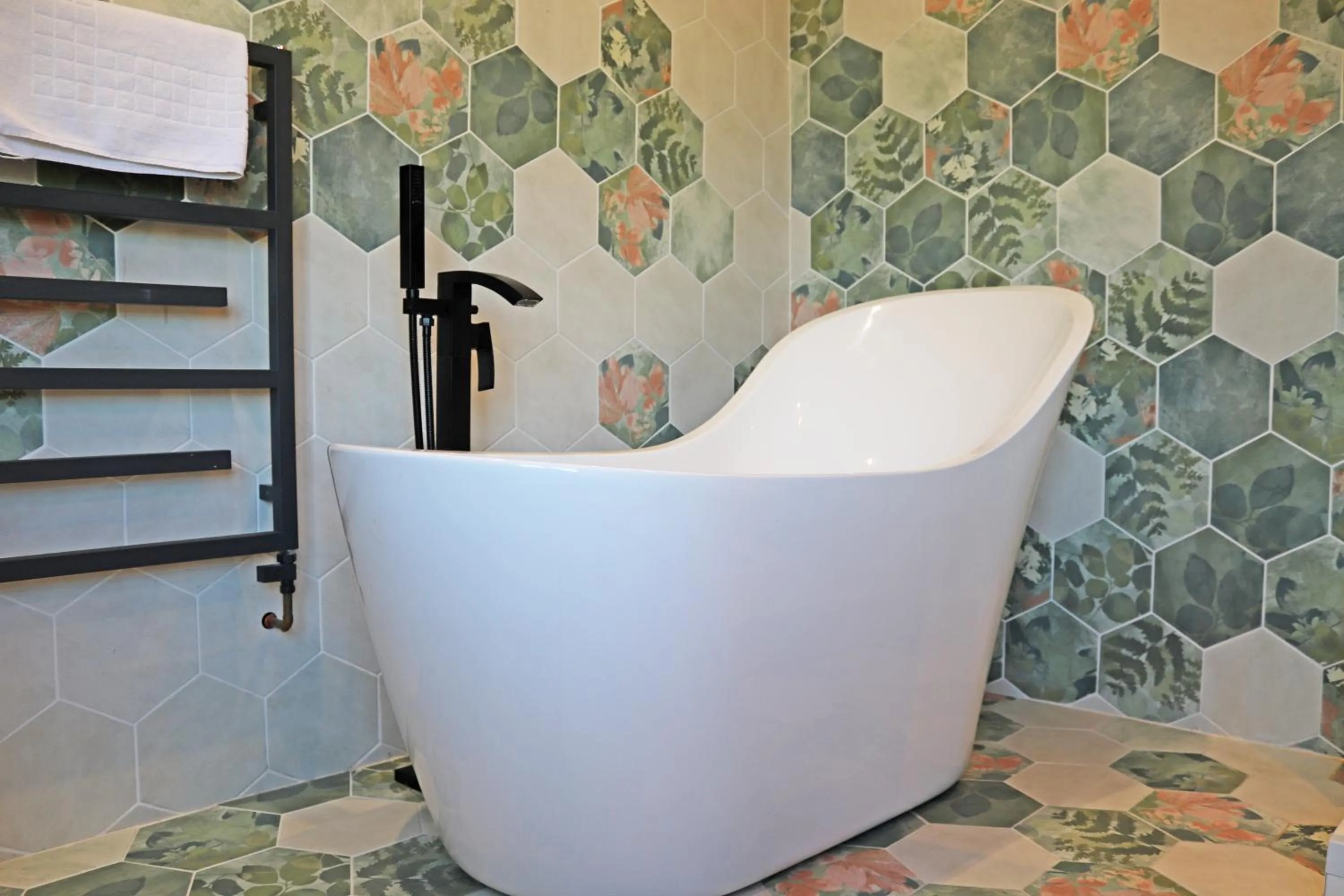 Bathroom in Shillingford Bridge Hotel