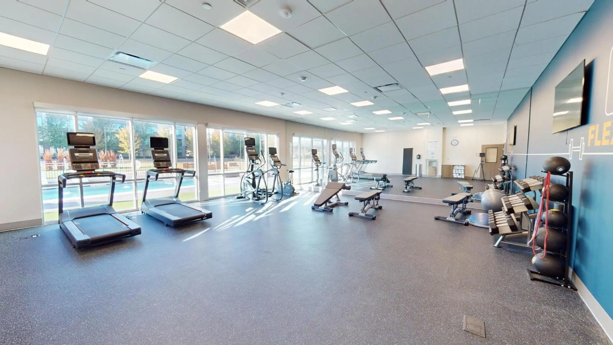 Fitness centre/facilities in Holiday Inn Express & Suites Chicago Schaumburg by IHG