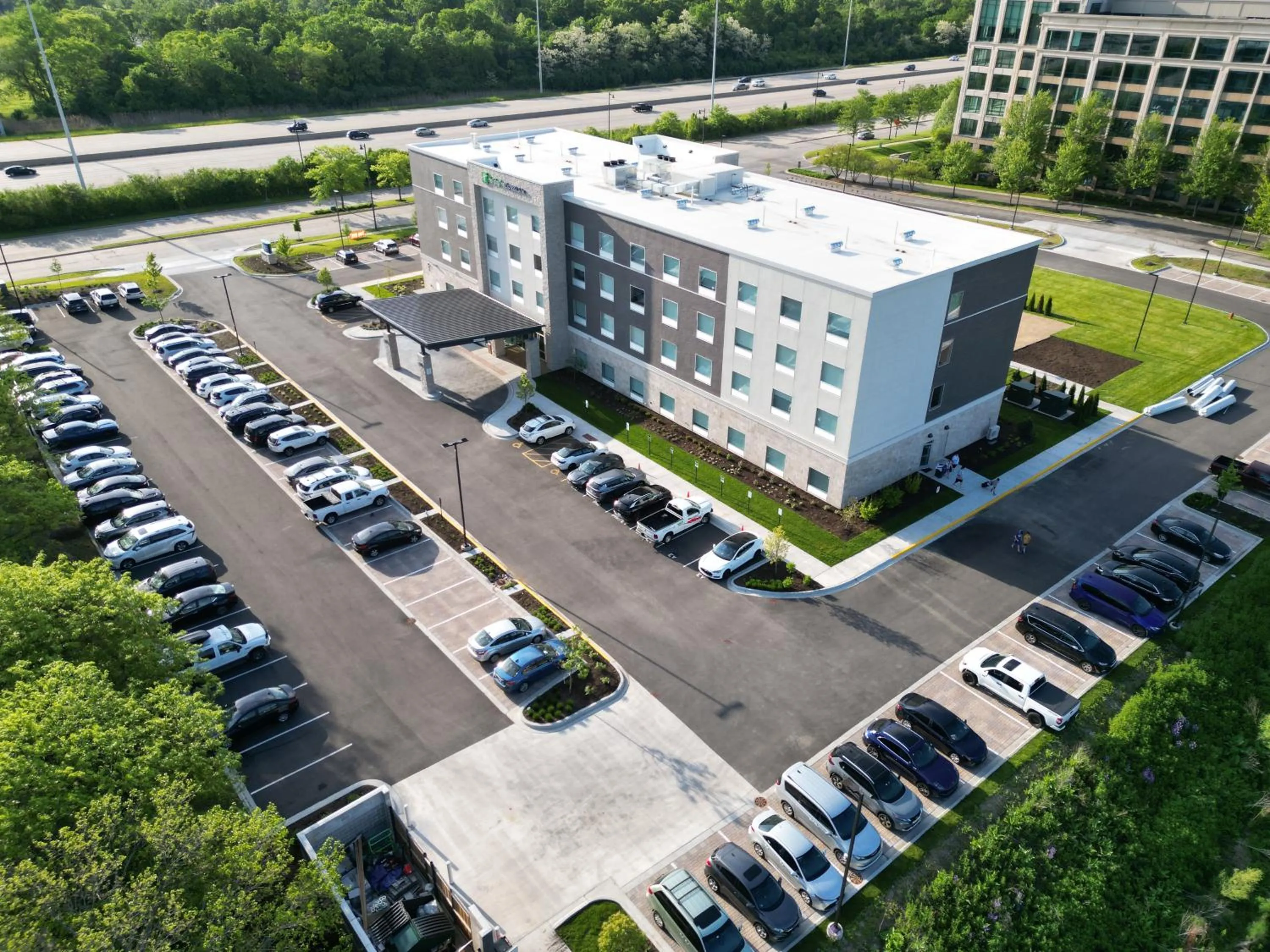 Holiday Inn Express & Suites Chicago Schaumburg by IHG