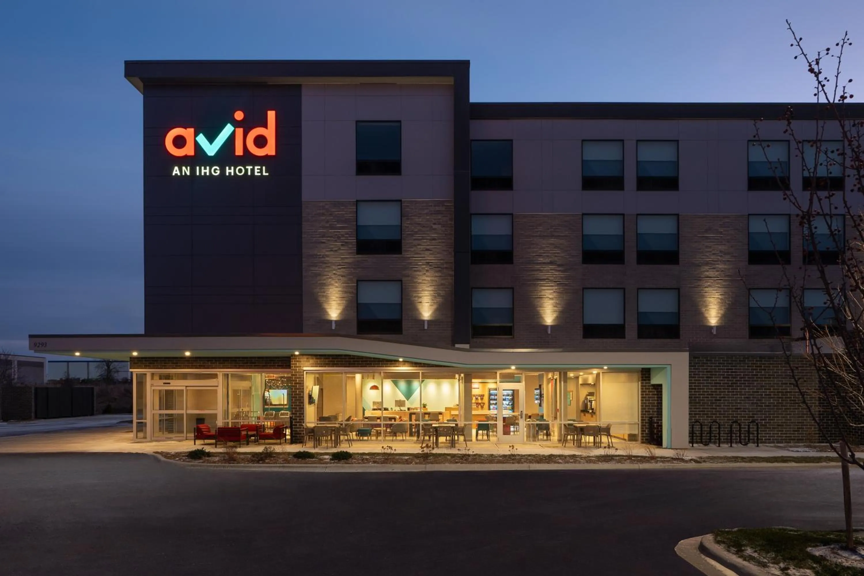 Property building in avid hotel Oak Creek by IHG