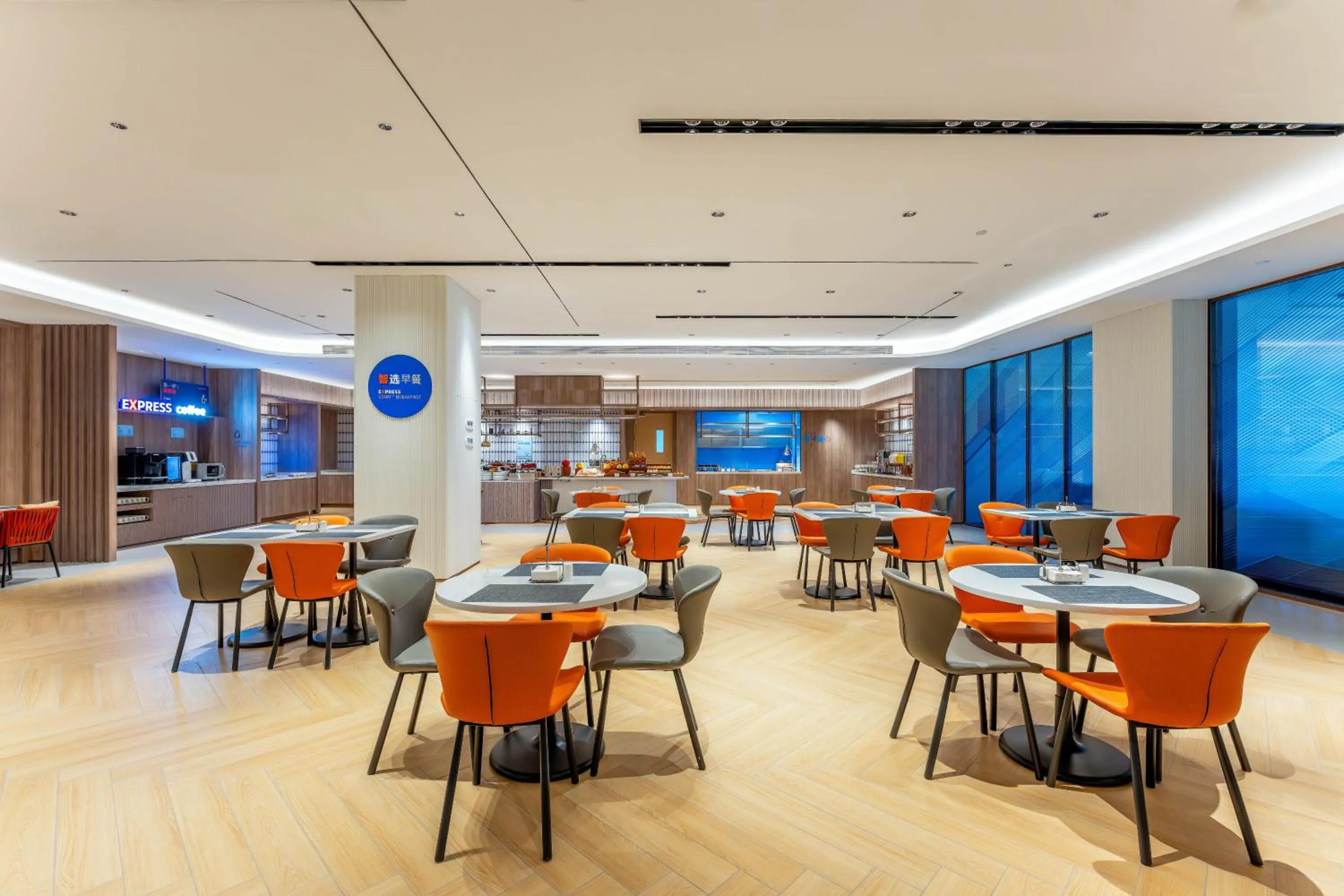 Restaurant/places to eat in Holiday Inn Express Liaocheng ETDZ by IHG