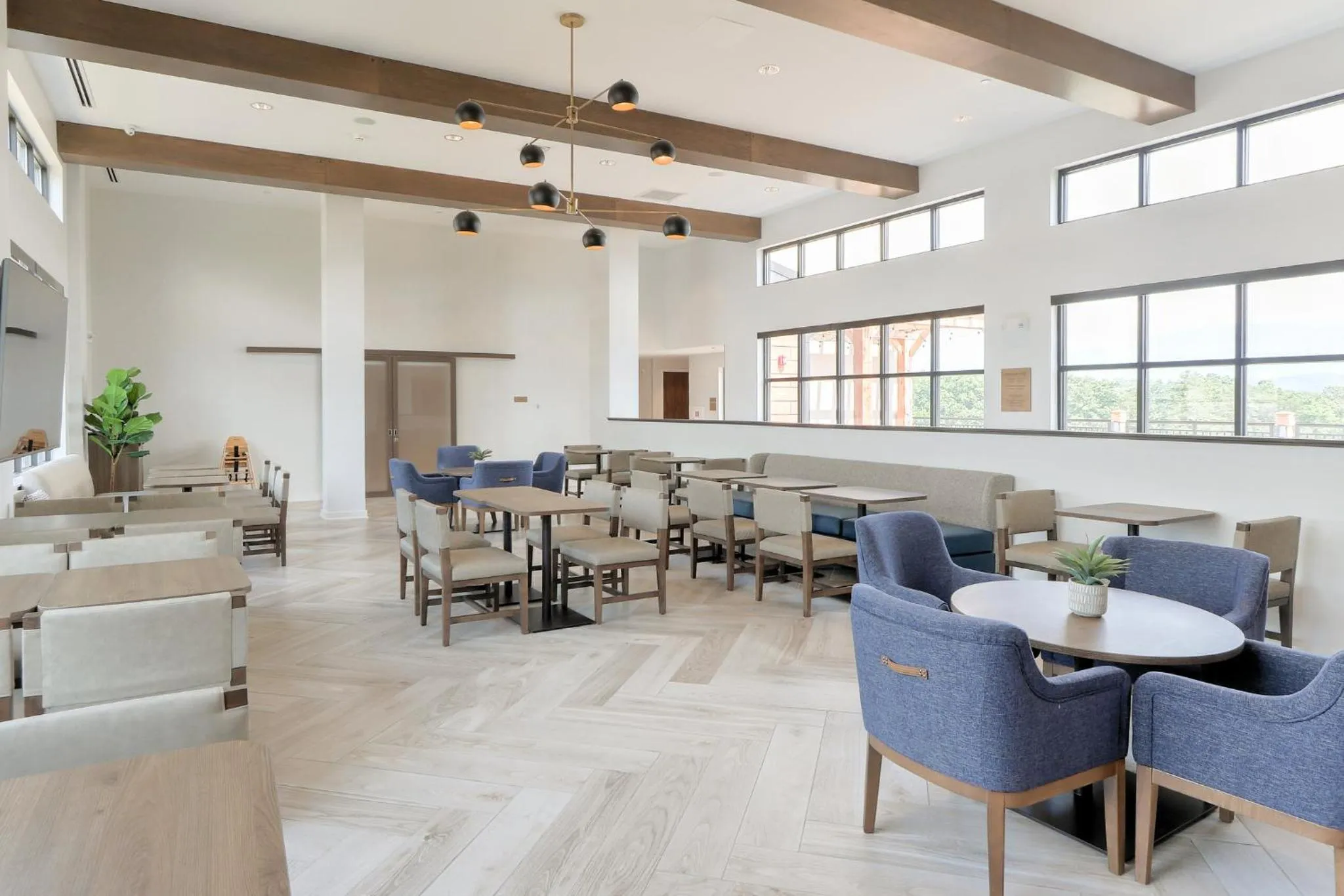 Breakfast in Staybridge Suites Pigeon Forge - Smoky Mtns by IHG