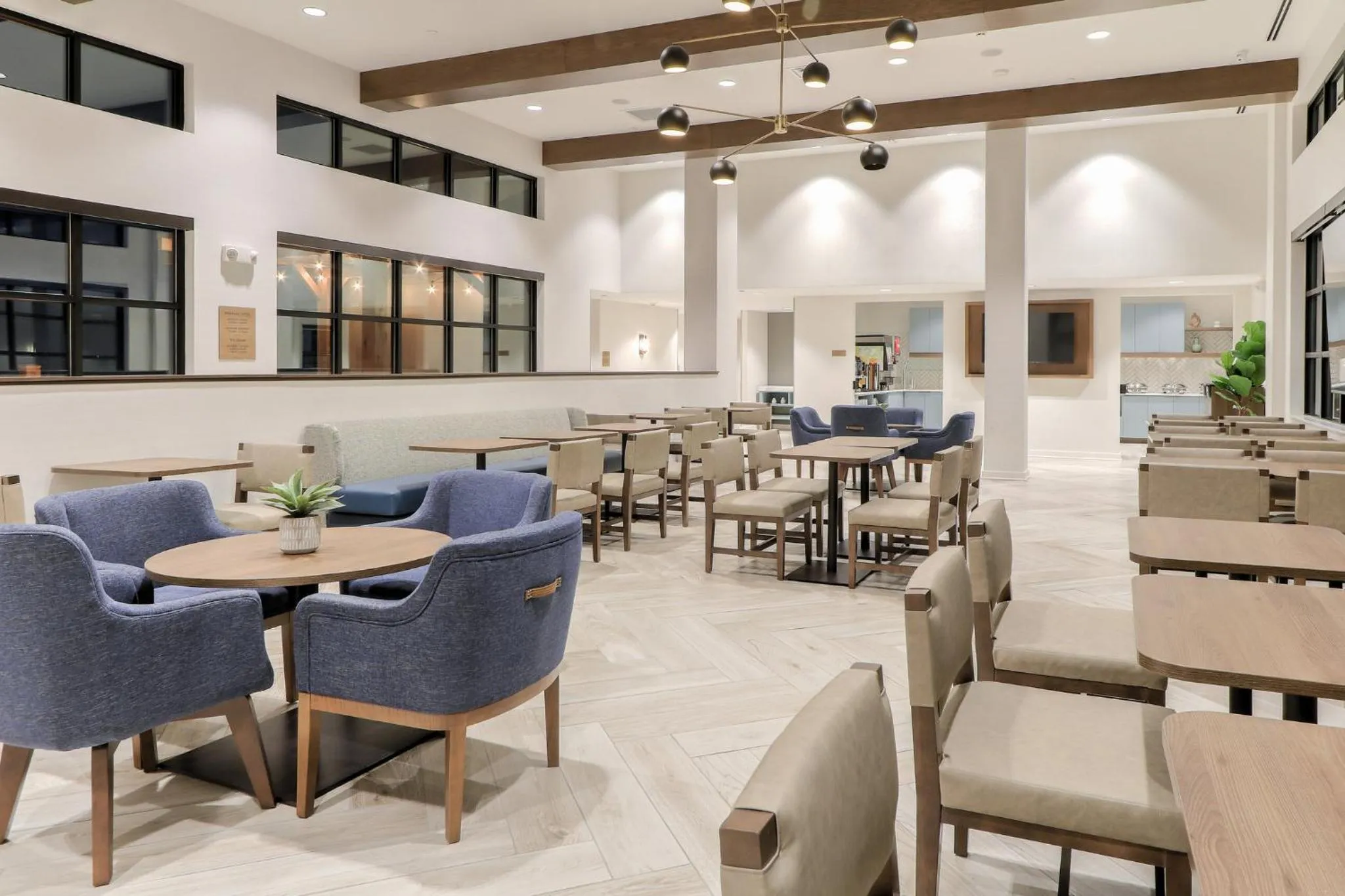 Breakfast in Staybridge Suites Pigeon Forge - Smoky Mtns by IHG