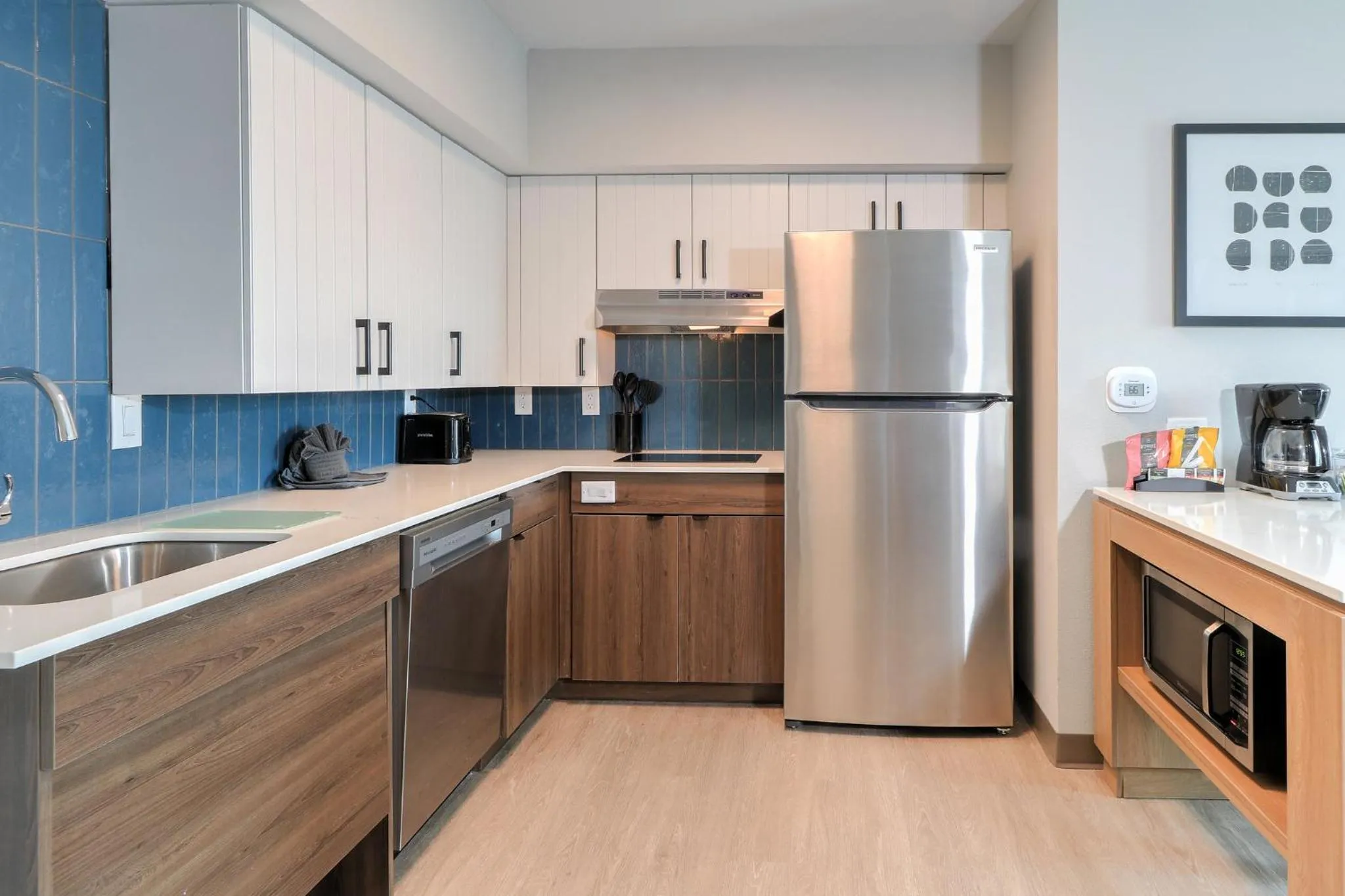 Photo of the whole room in Staybridge Suites Pigeon Forge - Smoky Mtns by IHG