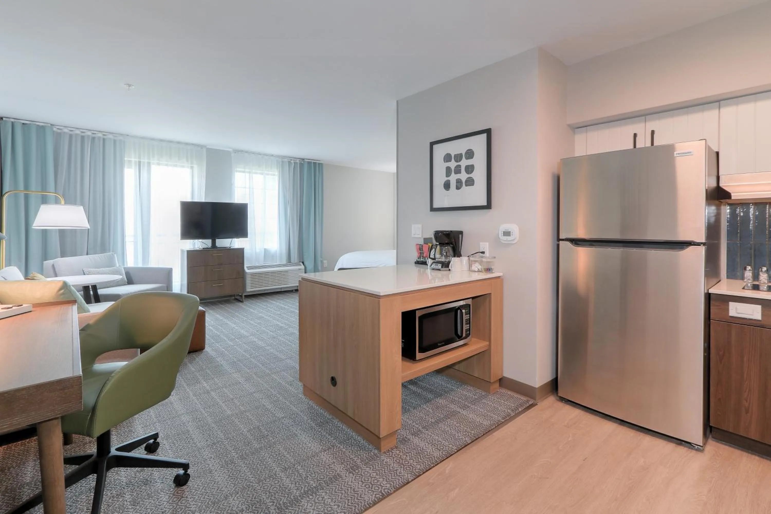 TV and multimedia in Staybridge Suites Pigeon Forge - Smoky Mtns by IHG