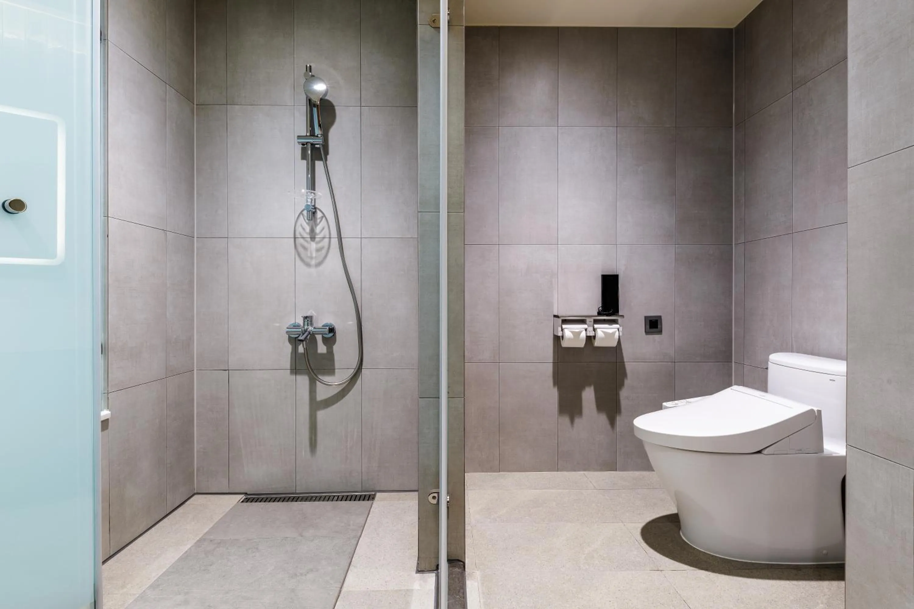 Shower in voco Chiayi by IHG