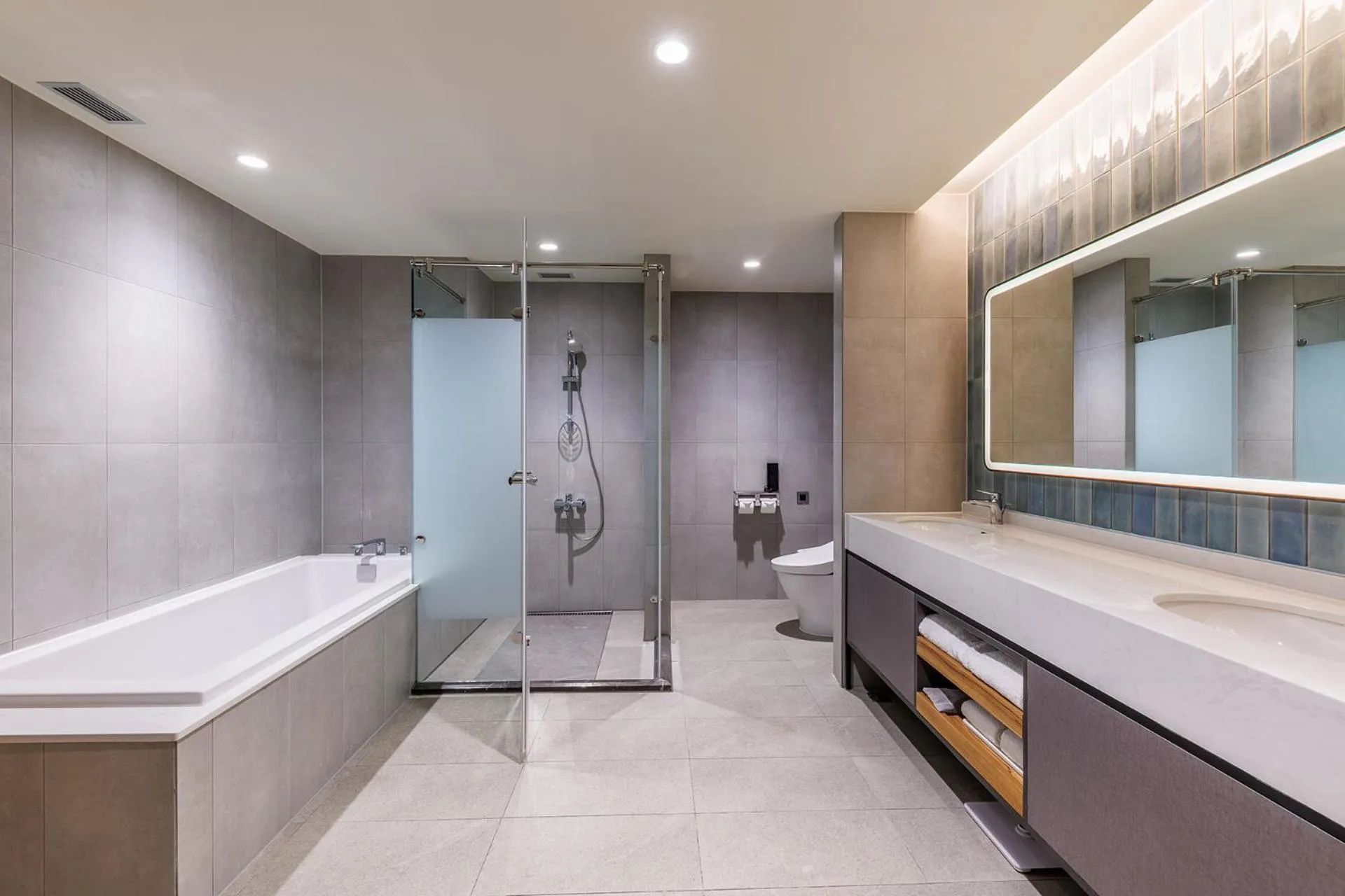 Shower in voco Chiayi by IHG