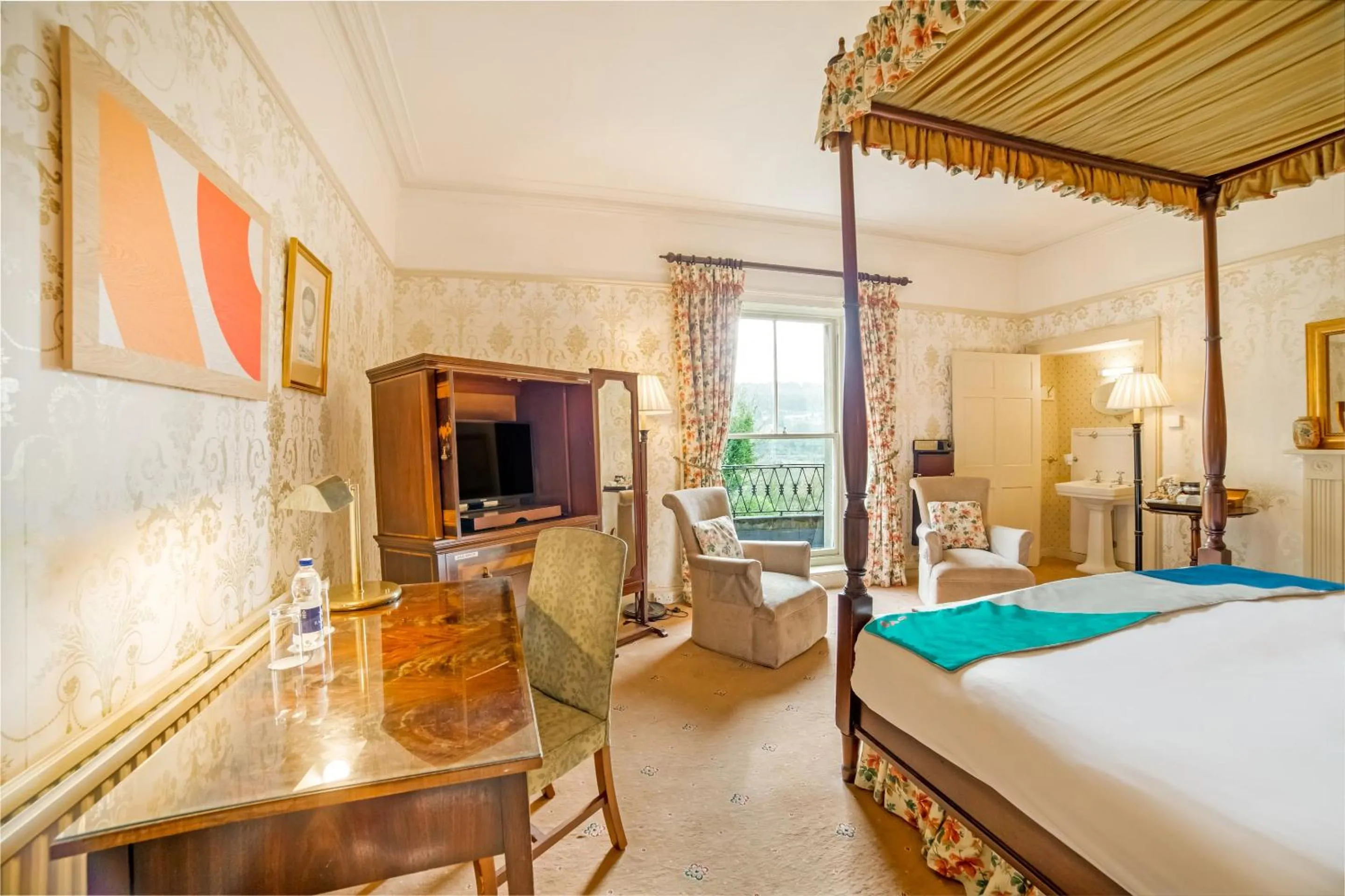 Bedroom, Bed in OYO Bailbrook Lodge, Bath