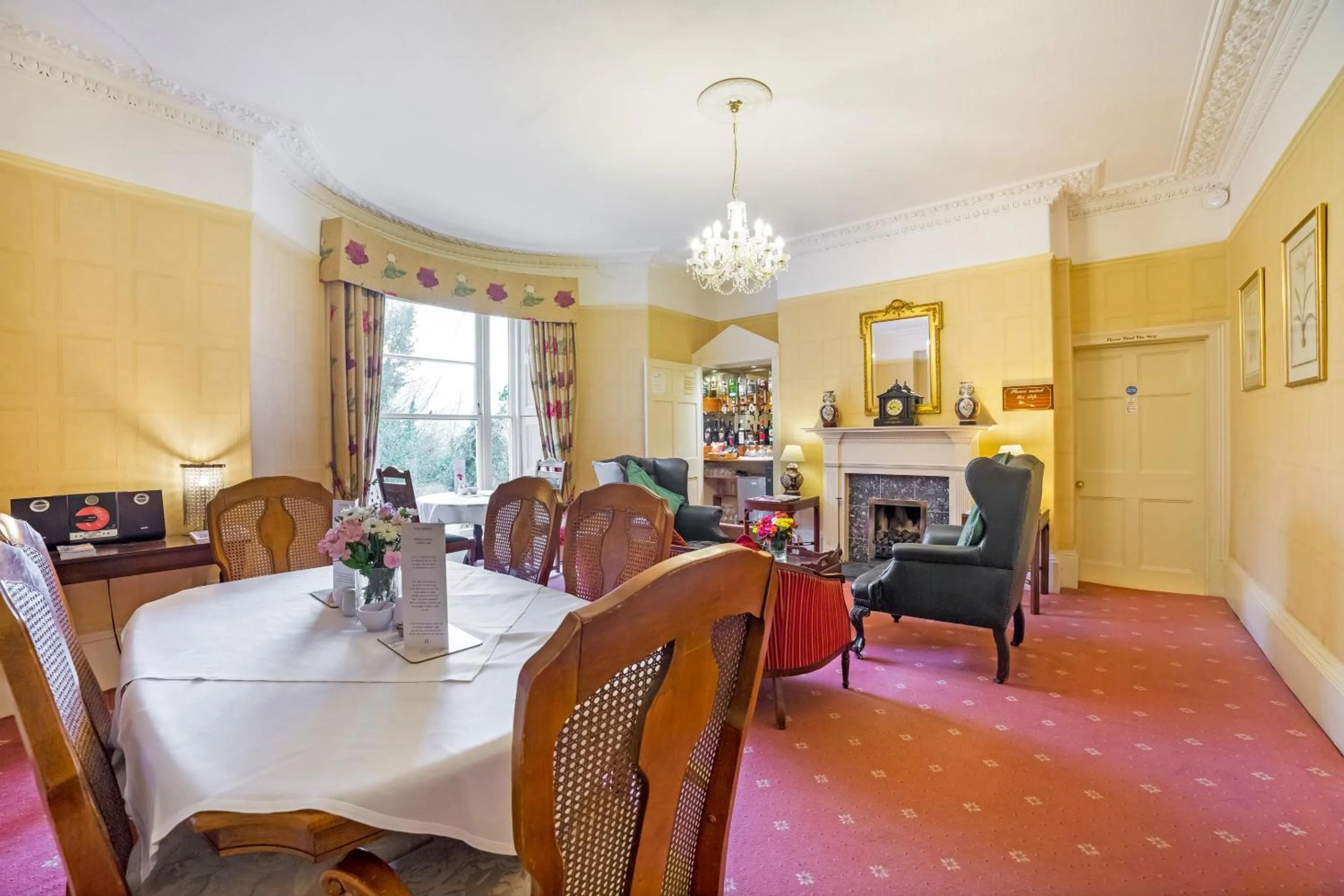 Restaurant/places to eat in OYO Bailbrook Lodge, Bath