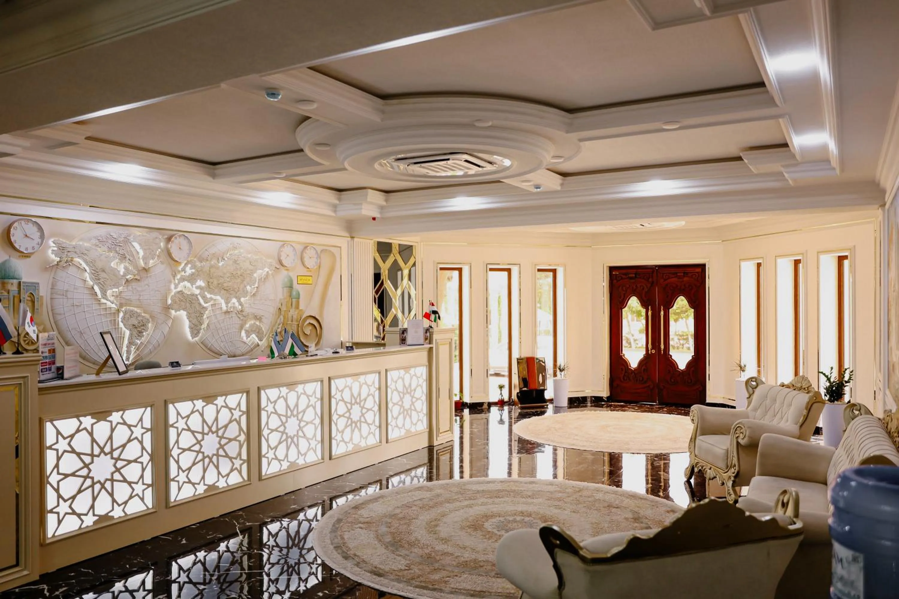 Living room in Ko'k Saroy Plaza Hotel