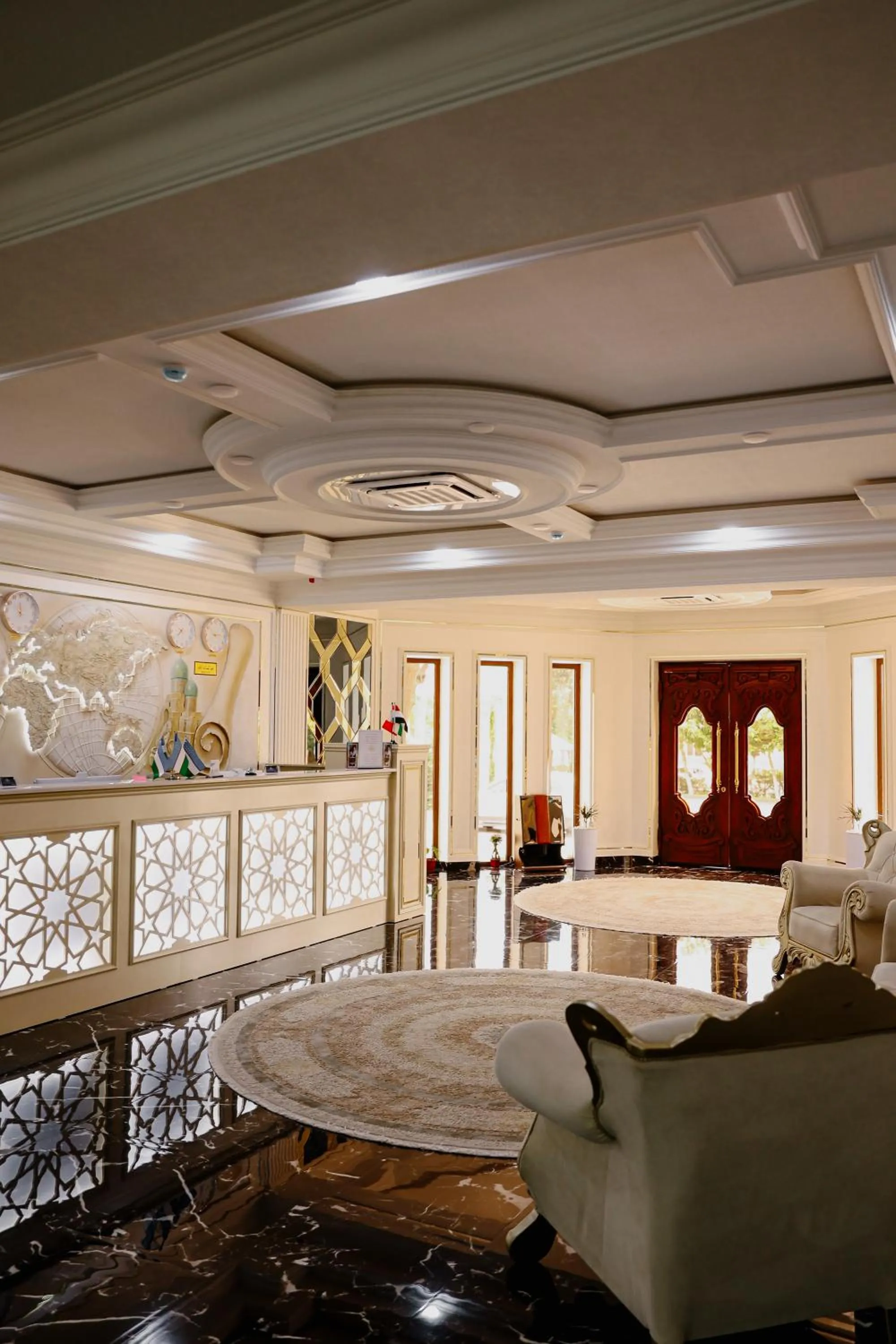 Living room in Ko'k Saroy Plaza Hotel