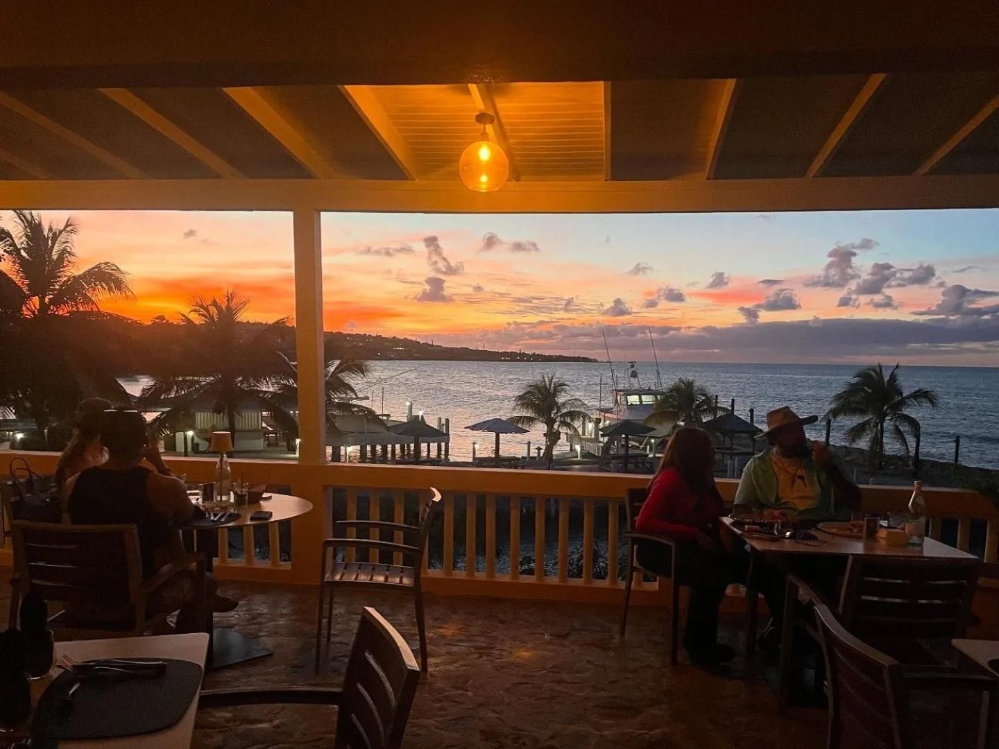 Restaurant/places to eat in Northshore Seaside Suites