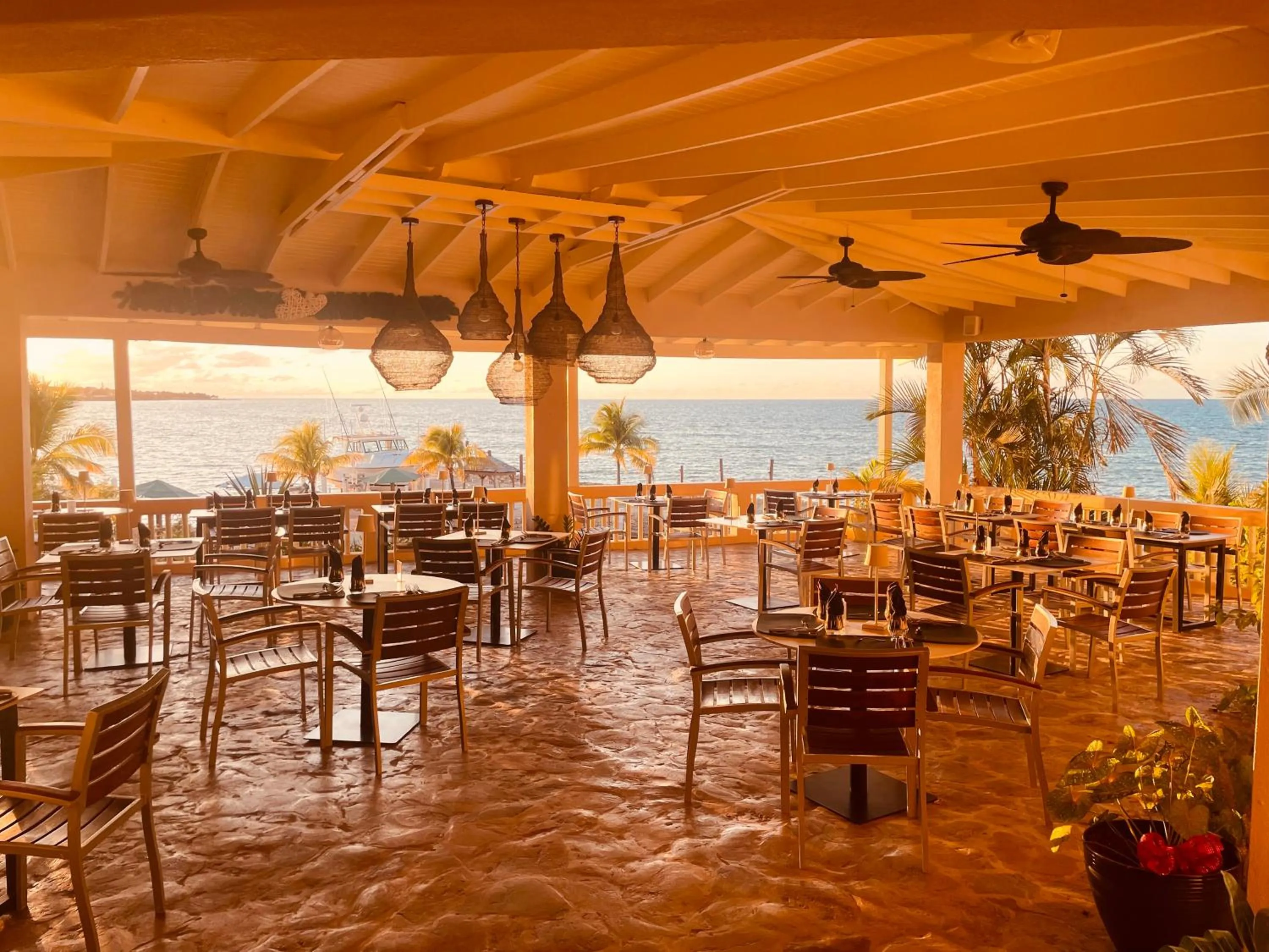 Restaurant/places to eat in Northshore Seaside Suites