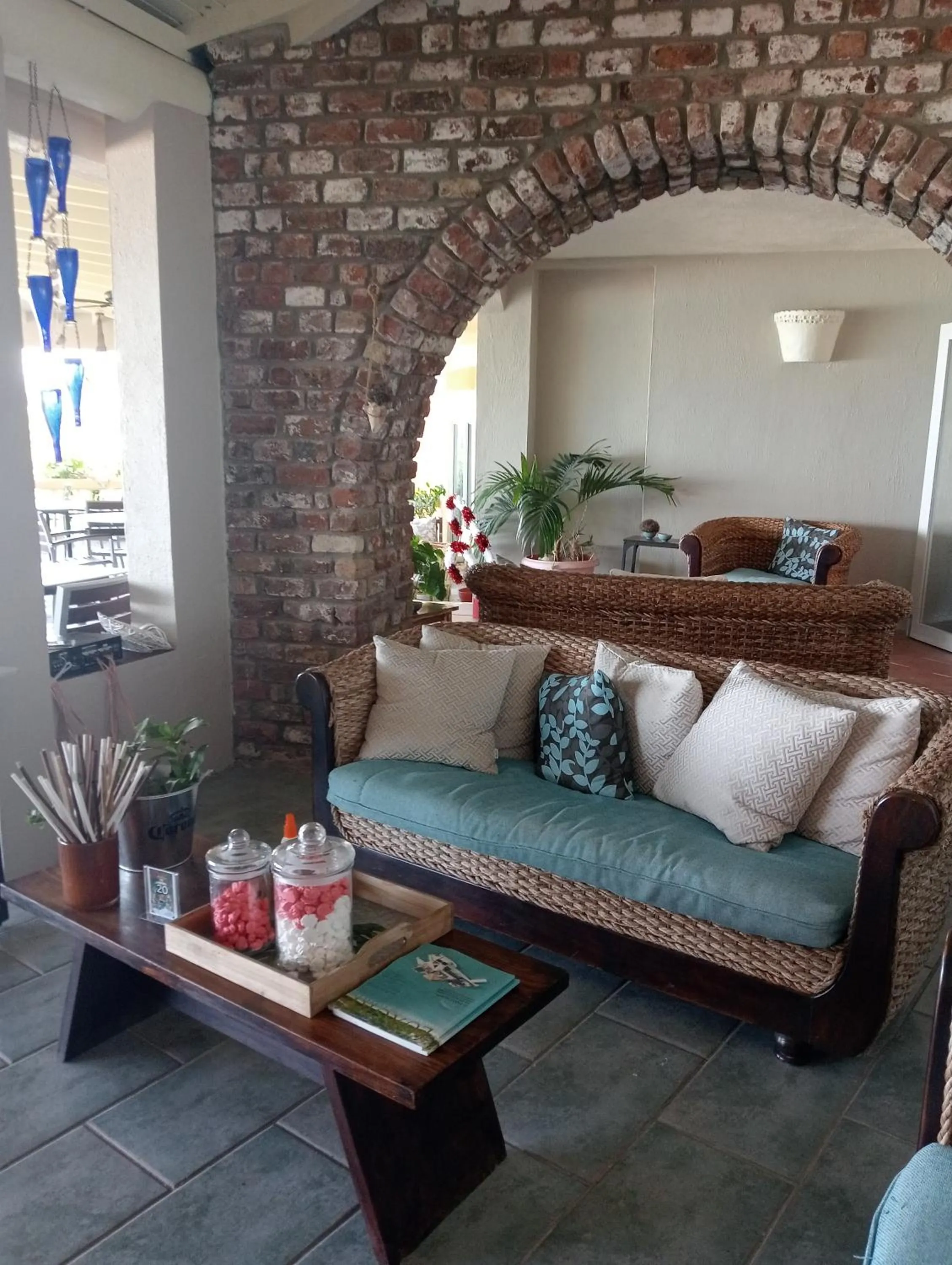 Lounge or bar in Northshore Seaside Suites