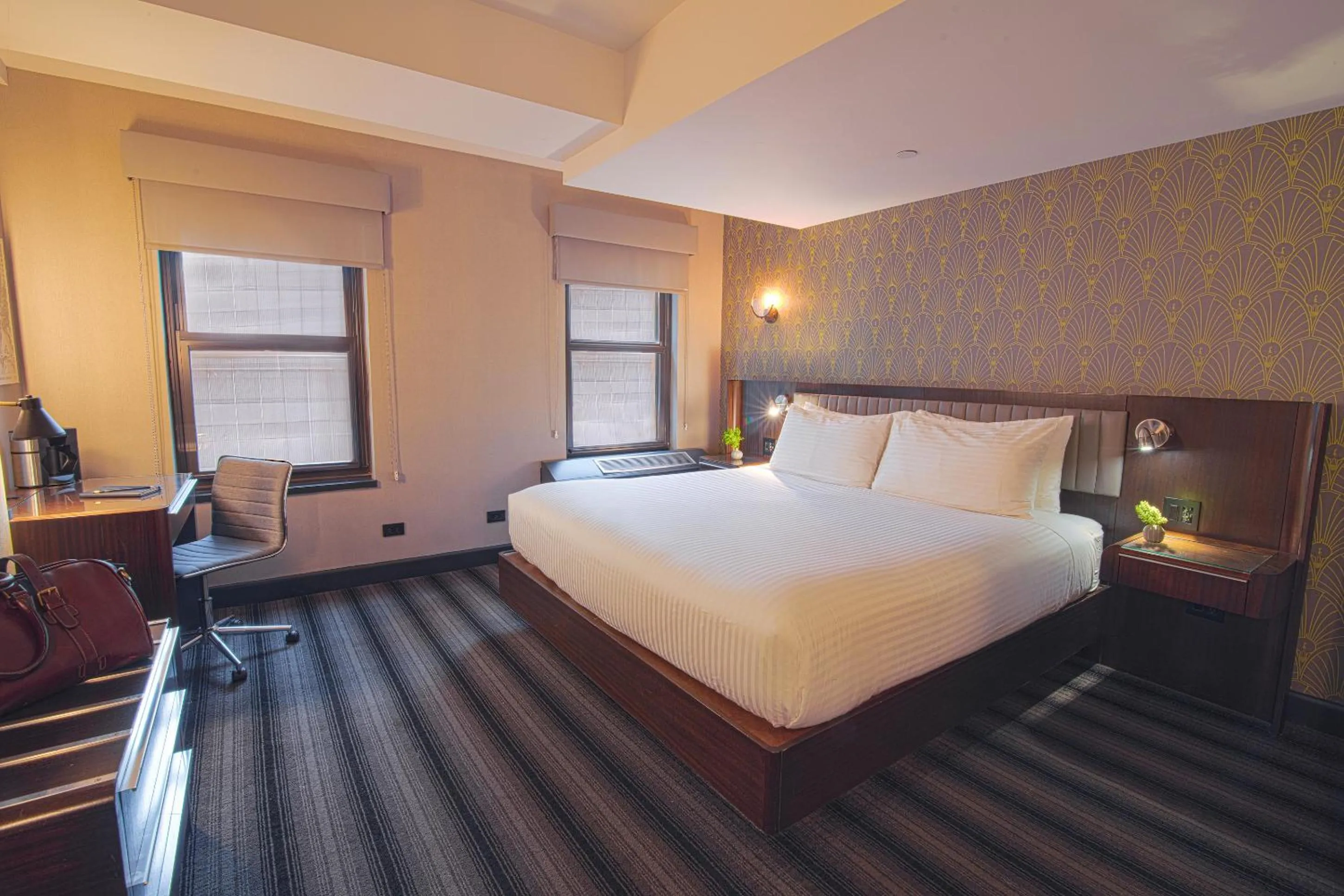 Bed in Hotel Edison Times Square