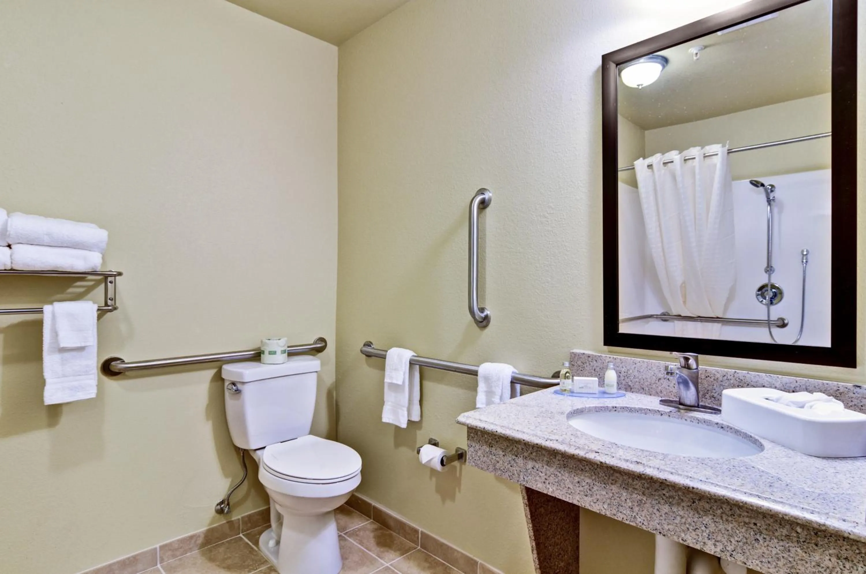 Toilet in Cobblestone Inn & Suites - Linton