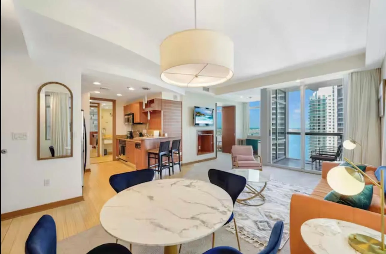 Brickell Arch Residences Free Parking by Palermo Home Miami
