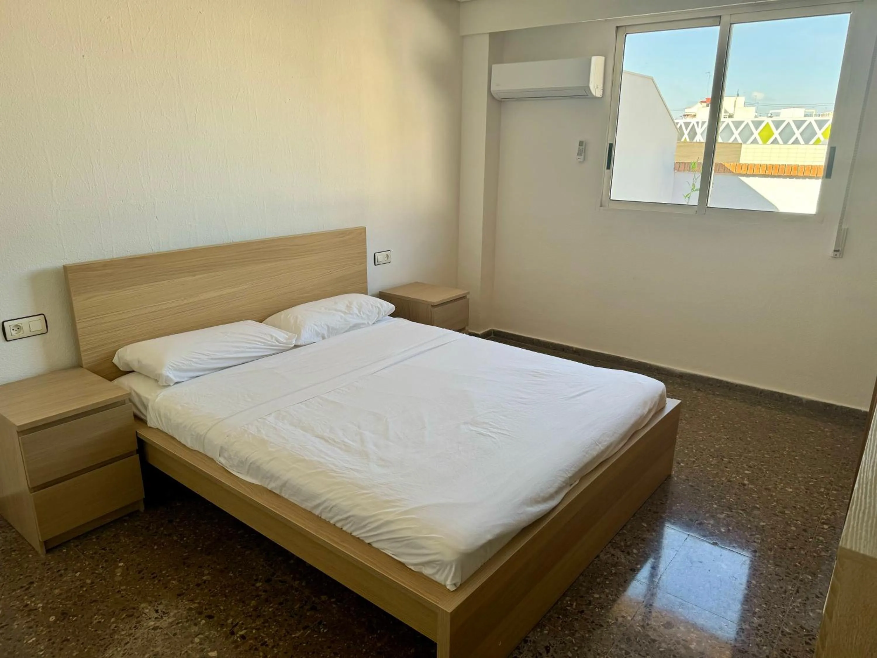 Your Long Stay Attic Home in Valencia