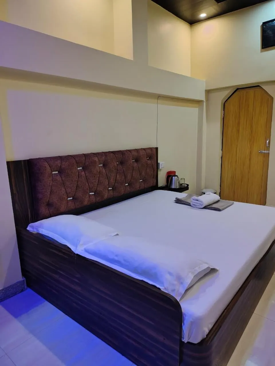 Bed in Khushi Paying Guest House