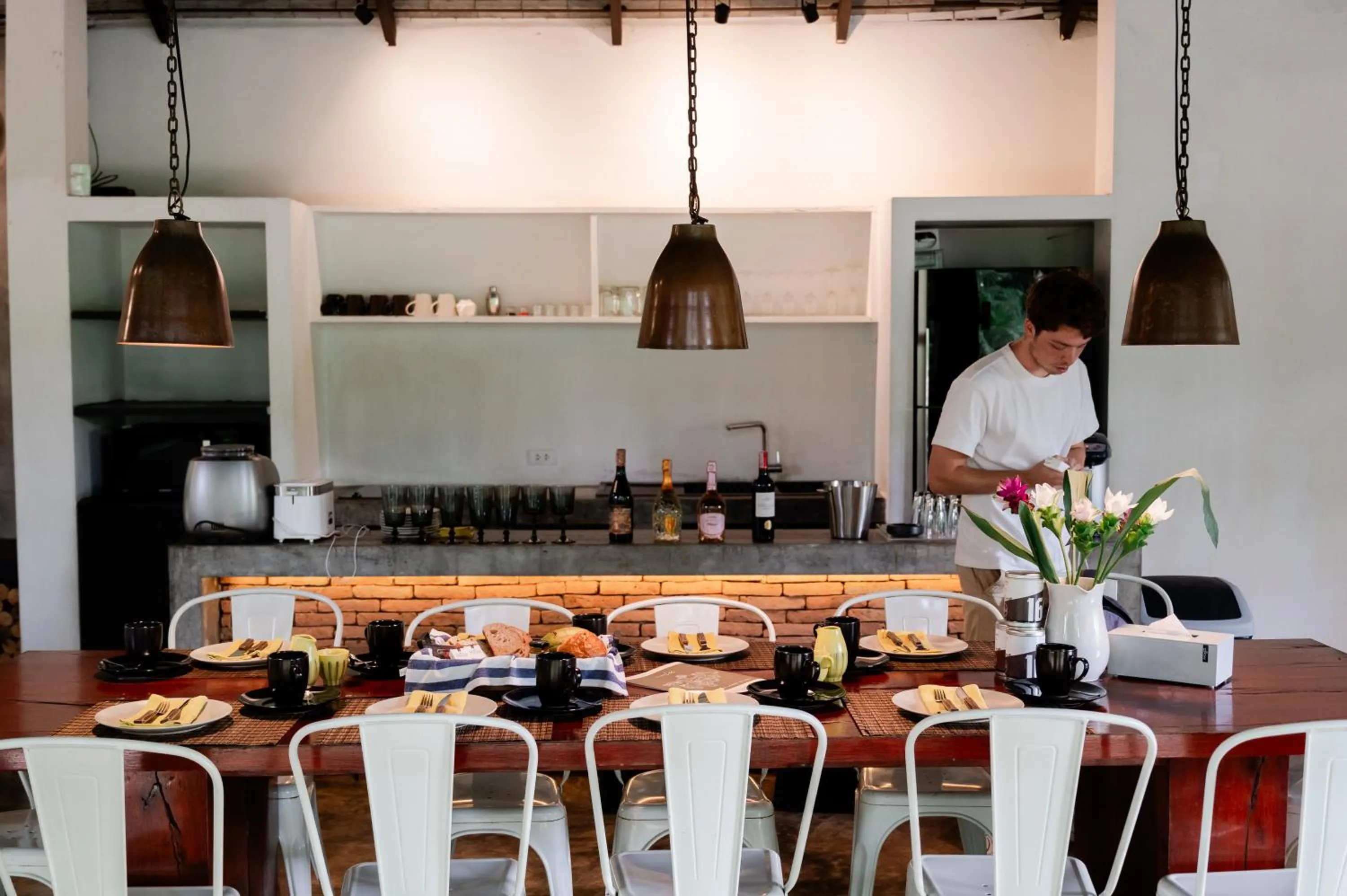 Restaurant/places to eat in Tolani Southgate Villa Chiang Mai