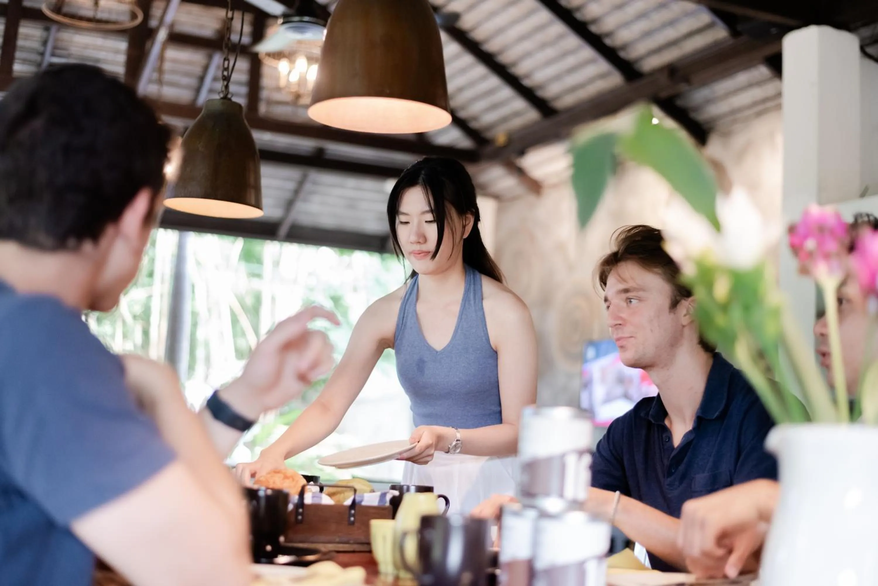 Restaurant/places to eat in Tolani Southgate Villa Chiang Mai