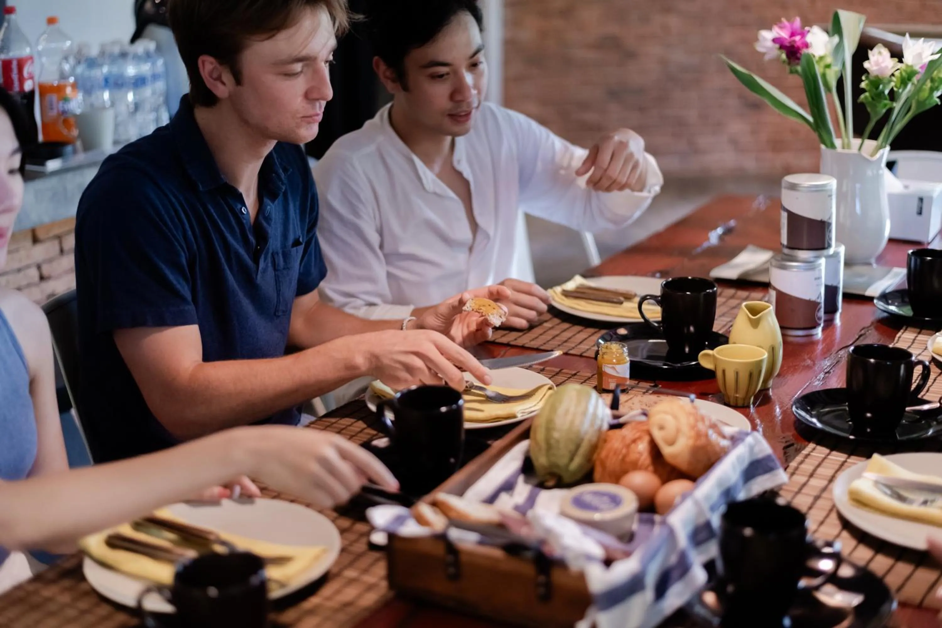 Restaurant/places to eat in Tolani Southgate Villa Chiang Mai