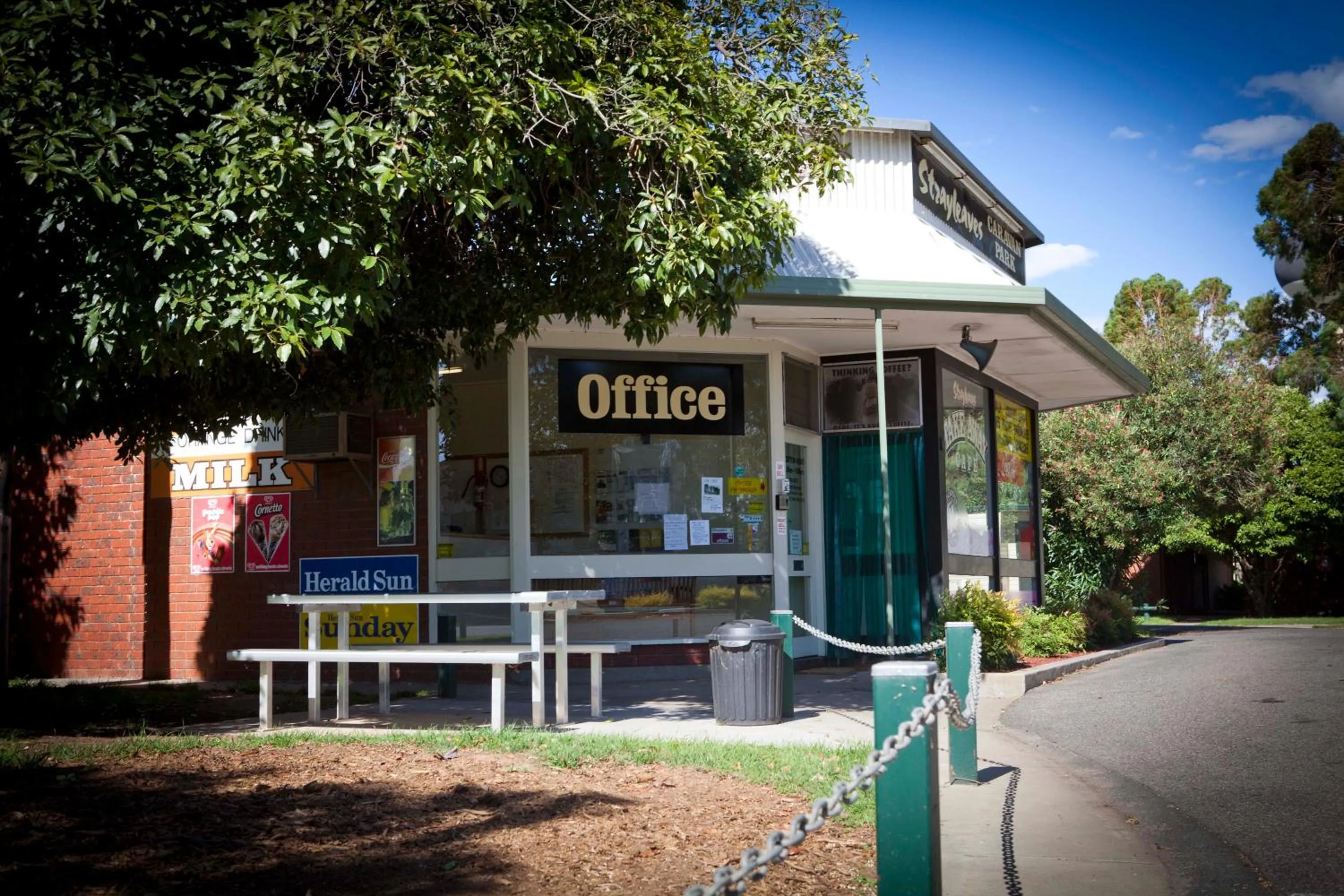 Facade/entrance in Strayleaves Caravan Park