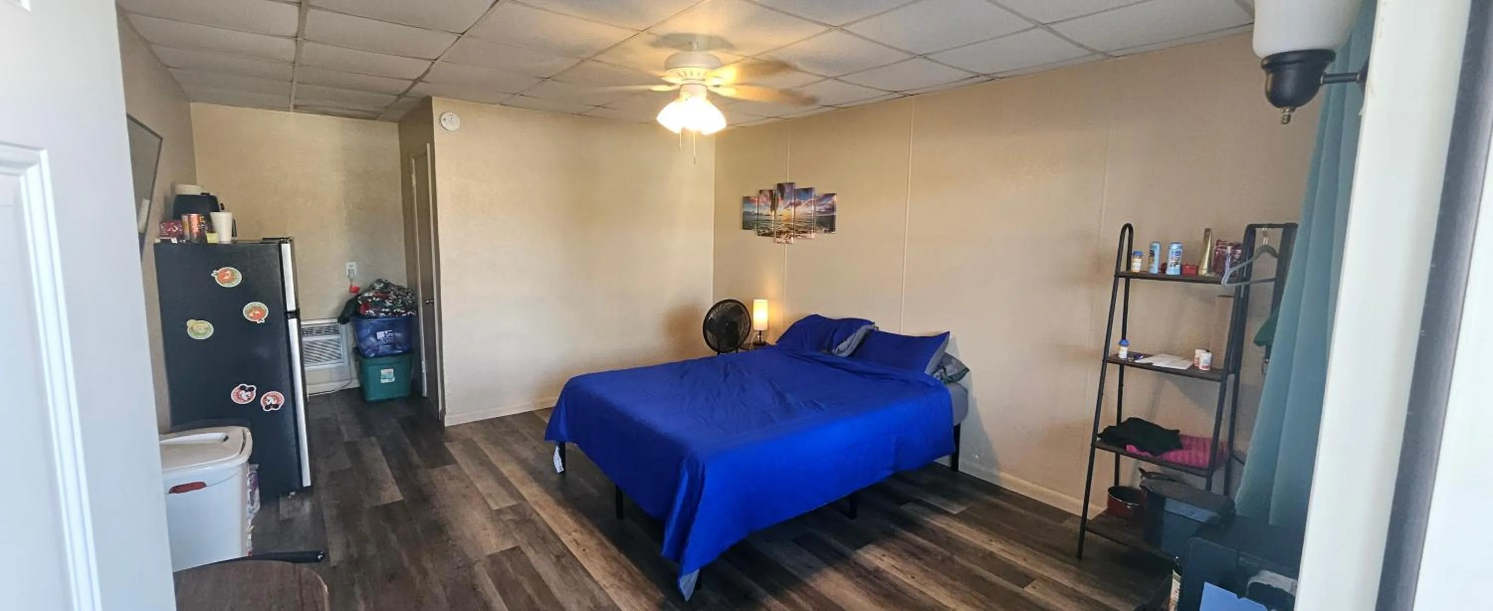 Bed in Sebastian Gardens Inn & Suites