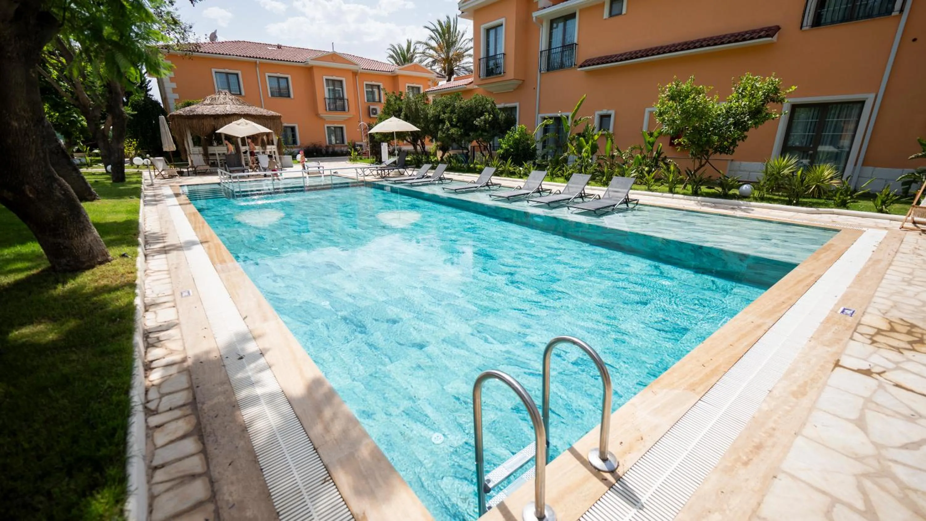 Swimming pool in Ema Houses