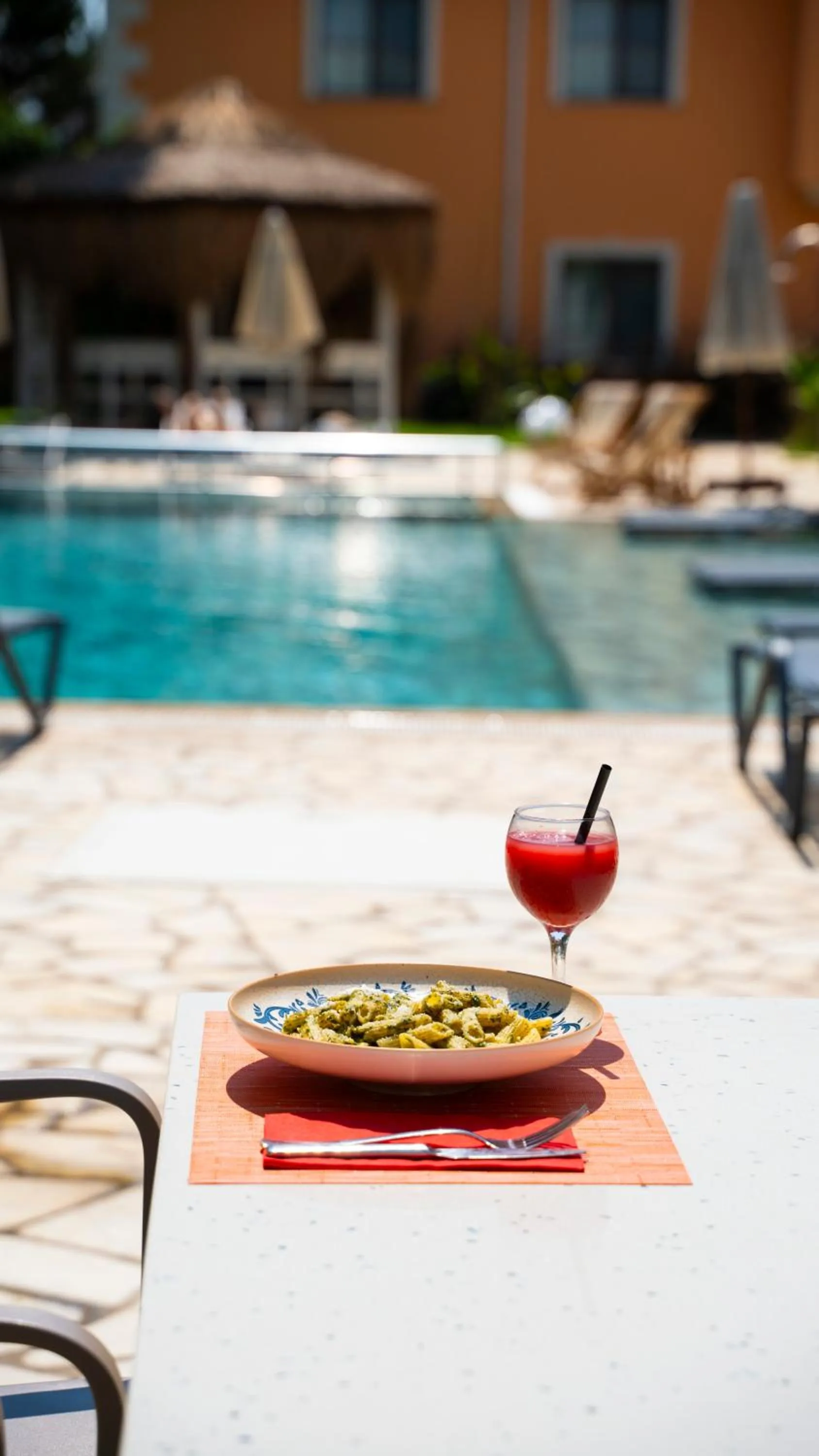 Restaurant/places to eat in Ema Houses