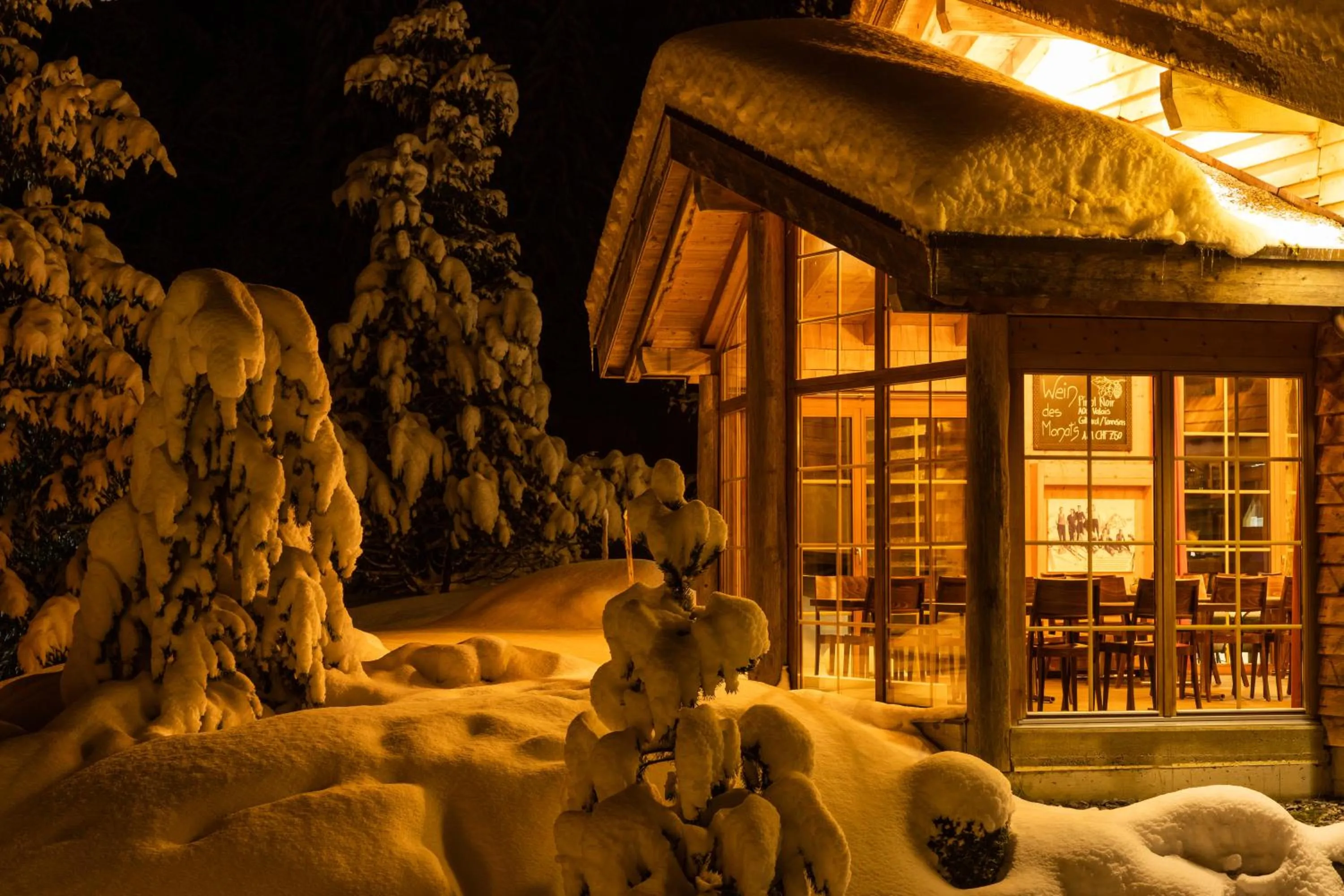 Restaurant/places to eat in Hüttenhotel Husky Lodge